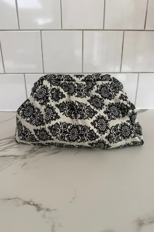 Brinja Clutch -Black/White made by Ost London