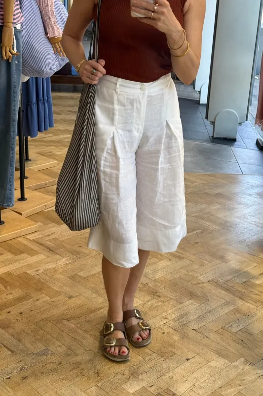 Jillian Linen Bermuda Shorts -White made by Ost London