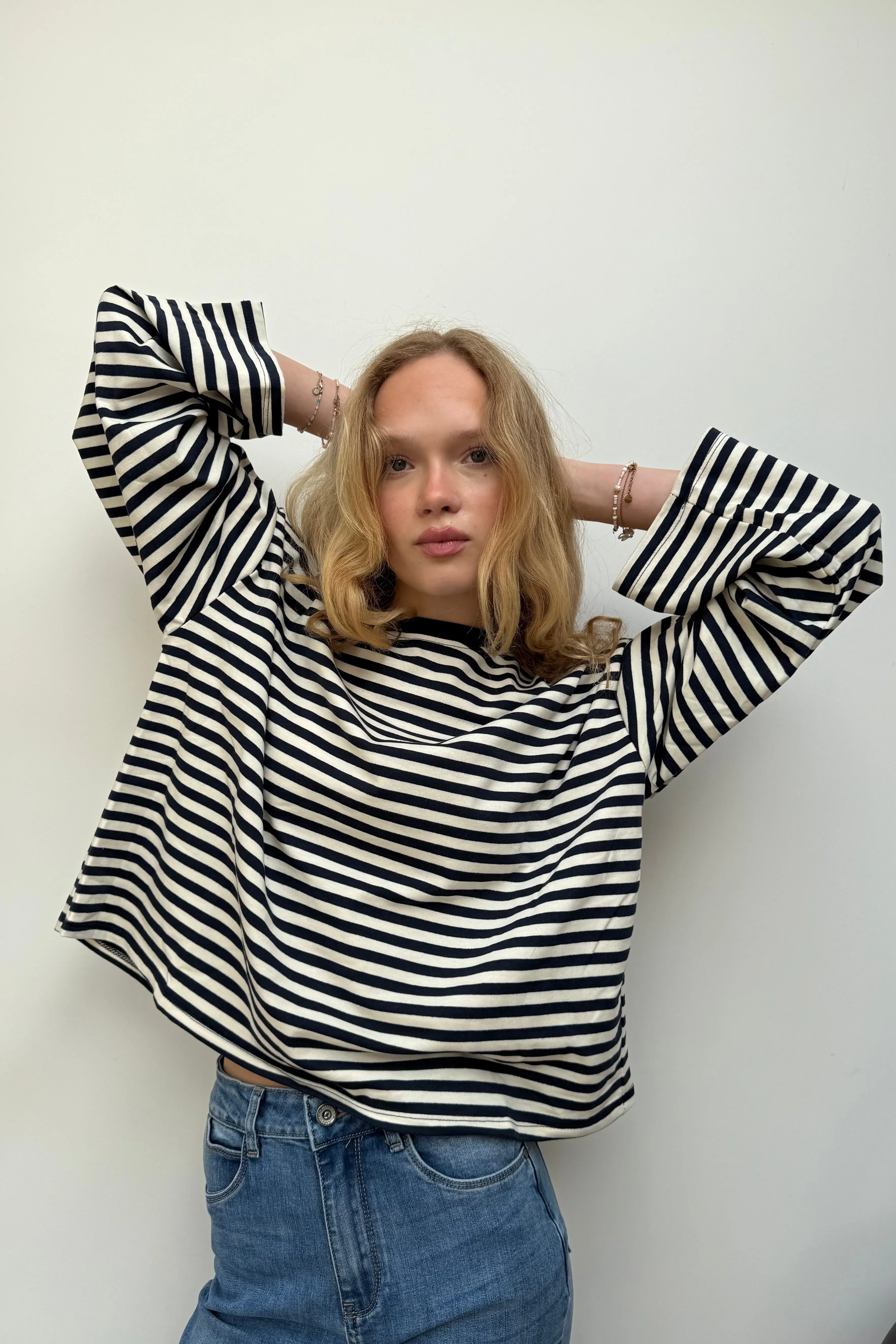 Anna Crewneck -Navy sold by Ost London