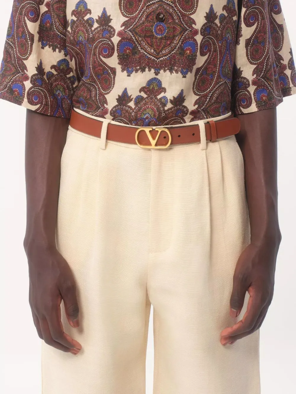 Deep Caramel VLogo Signature Belt in Shiny Calfskin sold by Fashion Clinic product image thumbnail 2