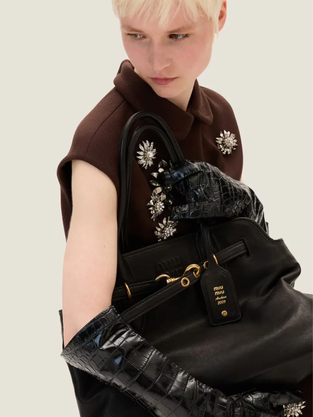 Black Aventure Large Nappa Leather Bag sold by Fashion Clinic product image thumbnail 4