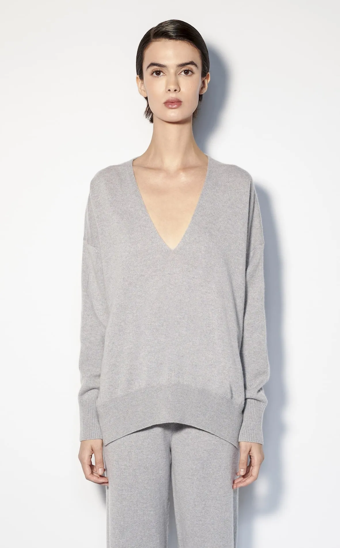 V-Neck Light Grey Cashmere Sweater sold by Fashion Clinic product image thumbnail 2
