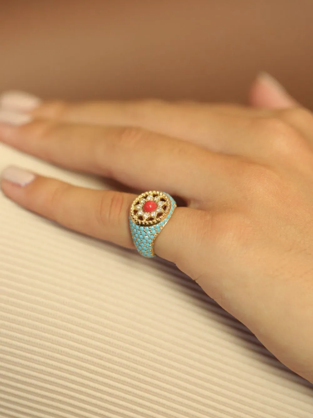 Arabesque Pinky Ring in 18K Yellow Gold sold by Fashion Clinic product image thumbnail 2