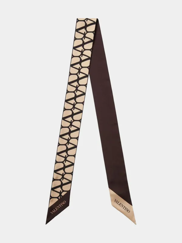 VLogo Signature Scarf made by Valentino Garavani