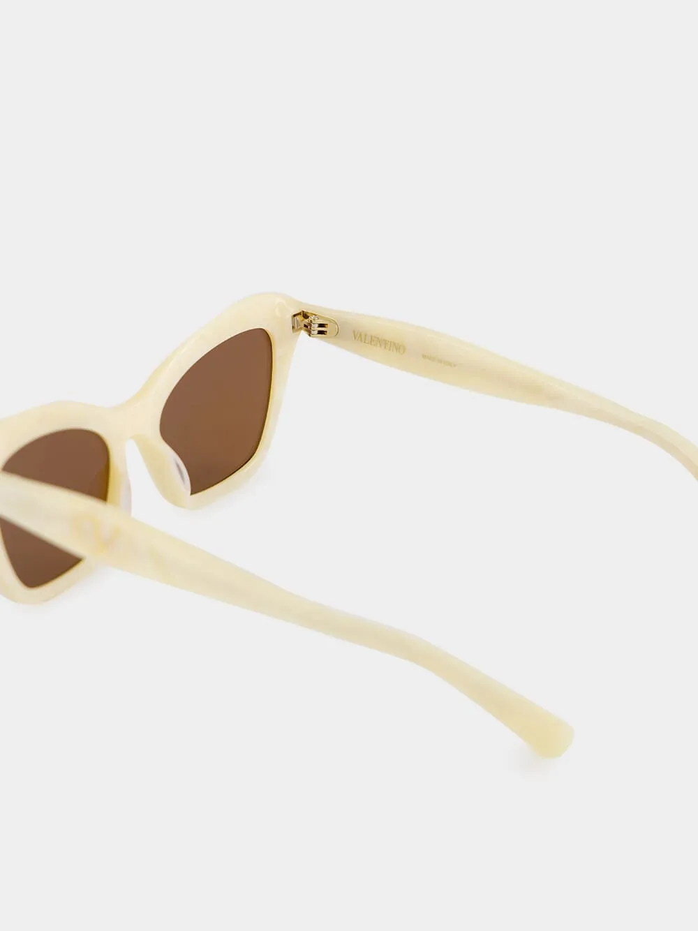 Ivory Dauphin Sunglasses in Recycled Acetate sold by Fashion Clinic product image thumbnail 4