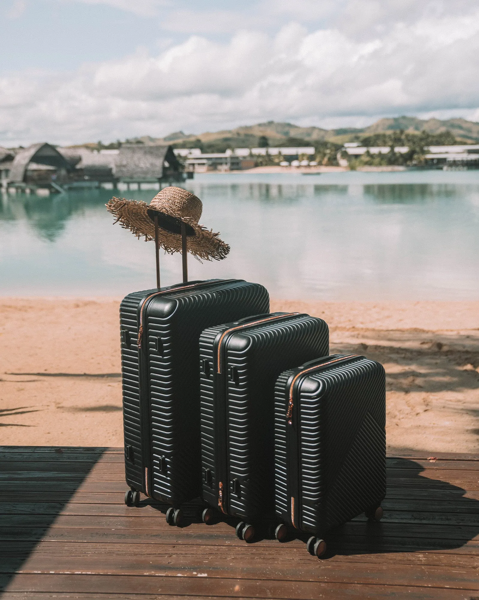 Suitcase Medium sold by Saben product image thumbnail 2