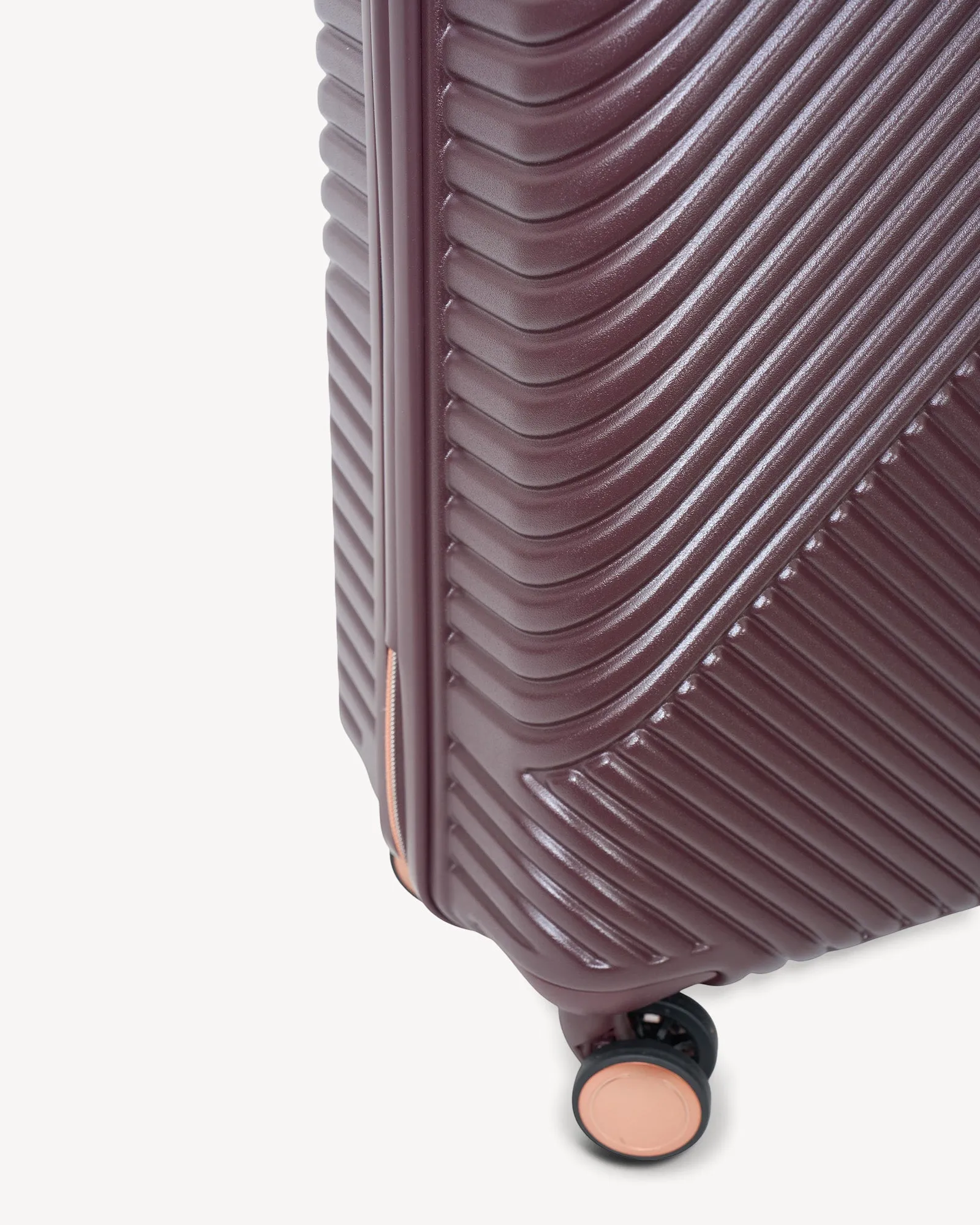 Set of Cabin + Large Suitcase sold by Saben product image thumbnail 4