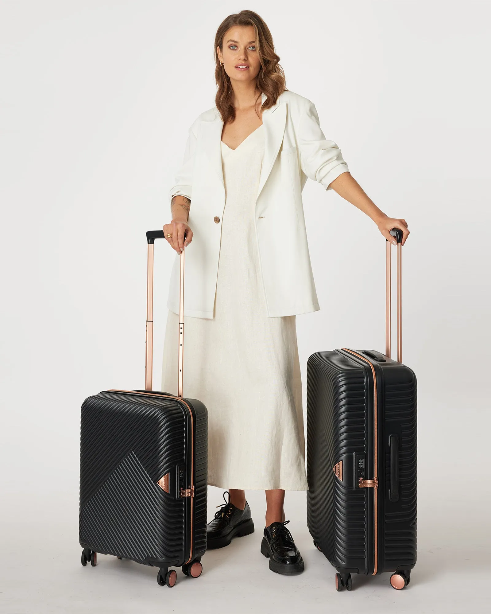 Set of Cabin + Medium Suitcase sold by Saben product image thumbnail 2