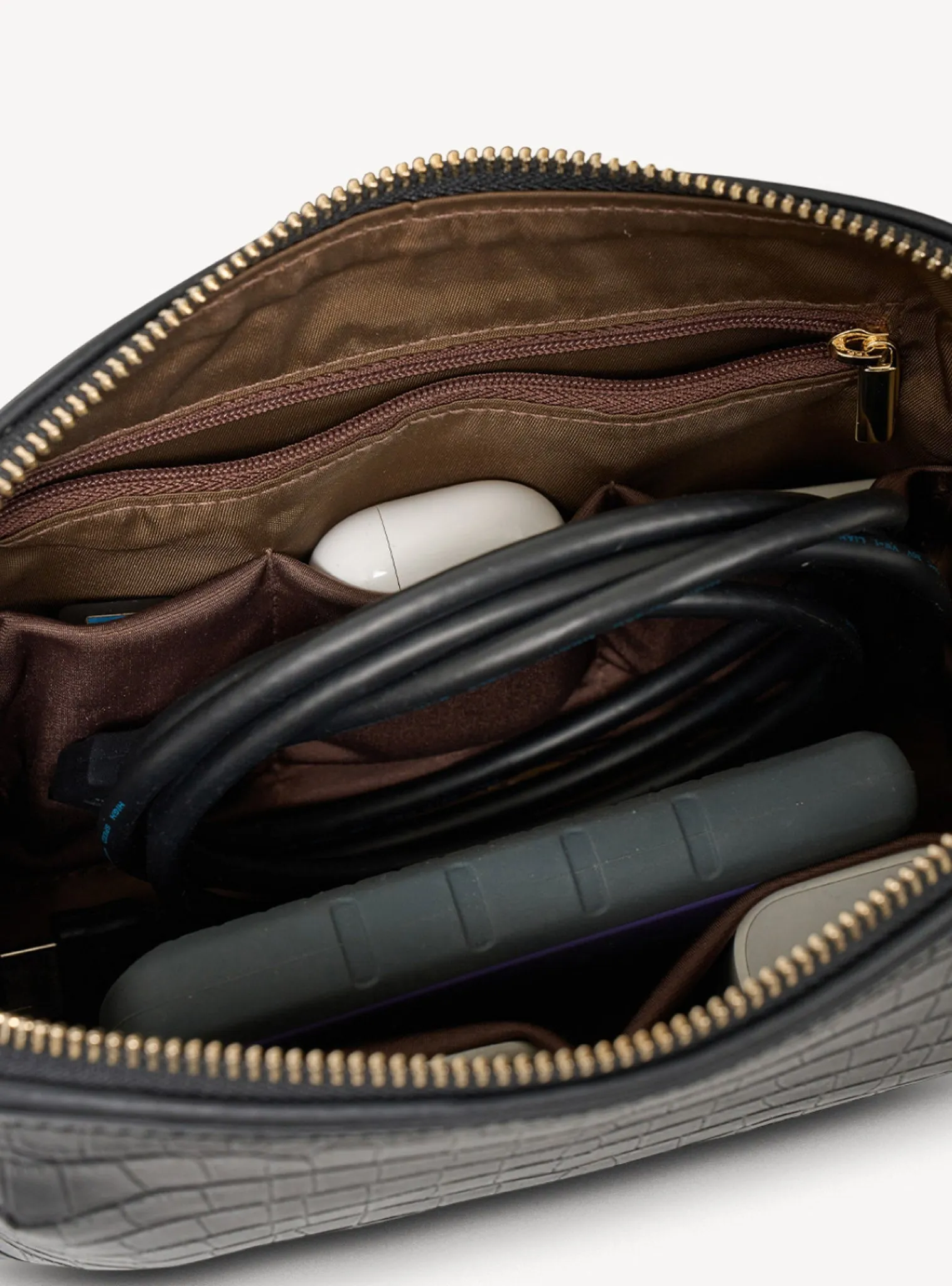 Tate Pouch sold by Saben product image thumbnail 4