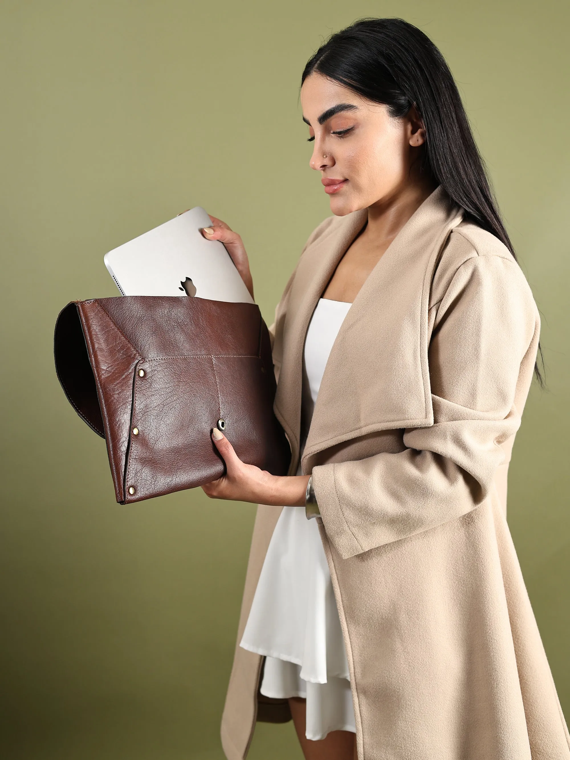 Urban Leather Laptop Sleeve + Free Sunglass Case sold by Classy Leather Bags product image thumbnail 3