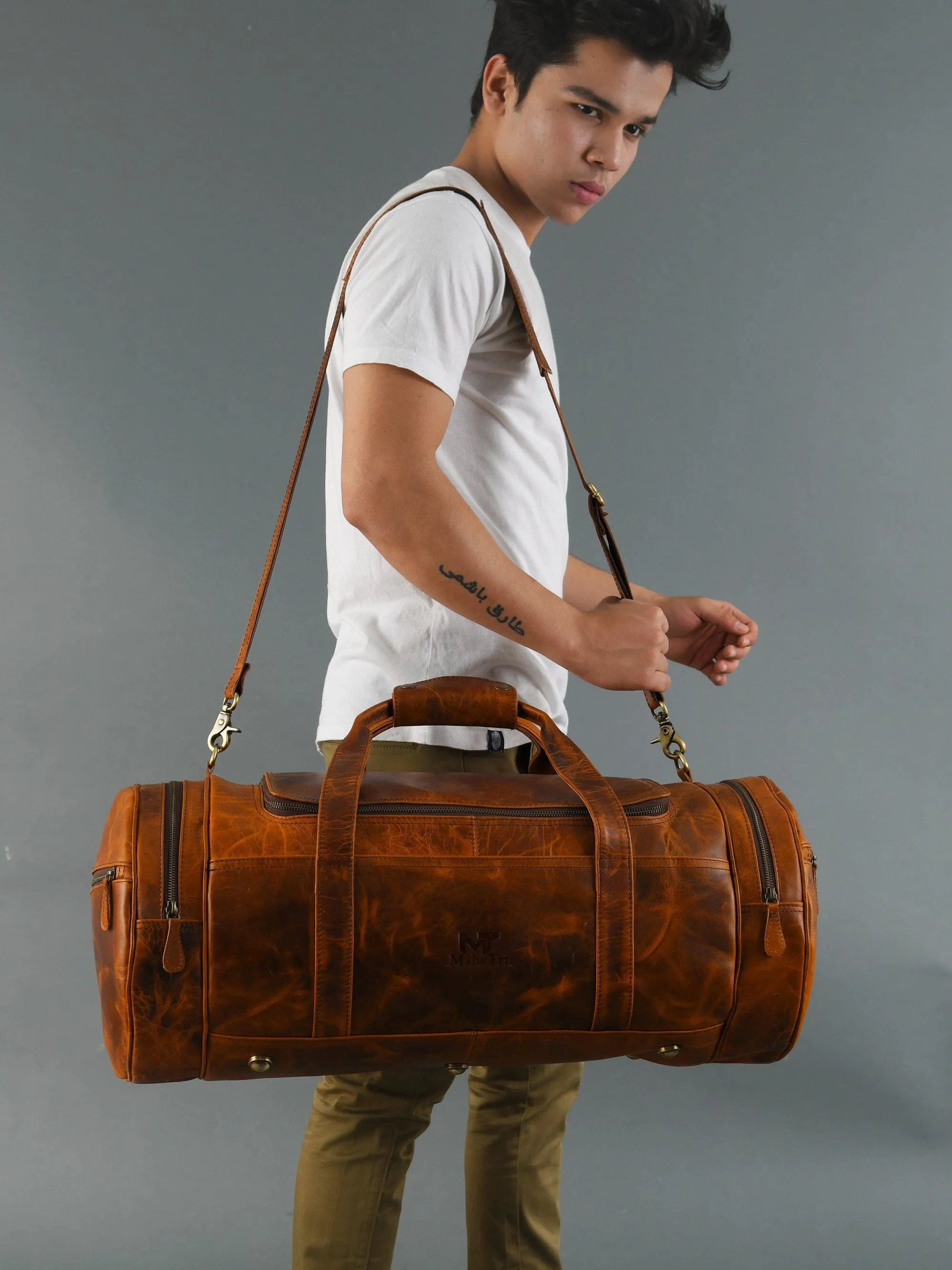 Leather Gym Travel Bag, Round sold by Classy Leather Bags product image thumbnail 4