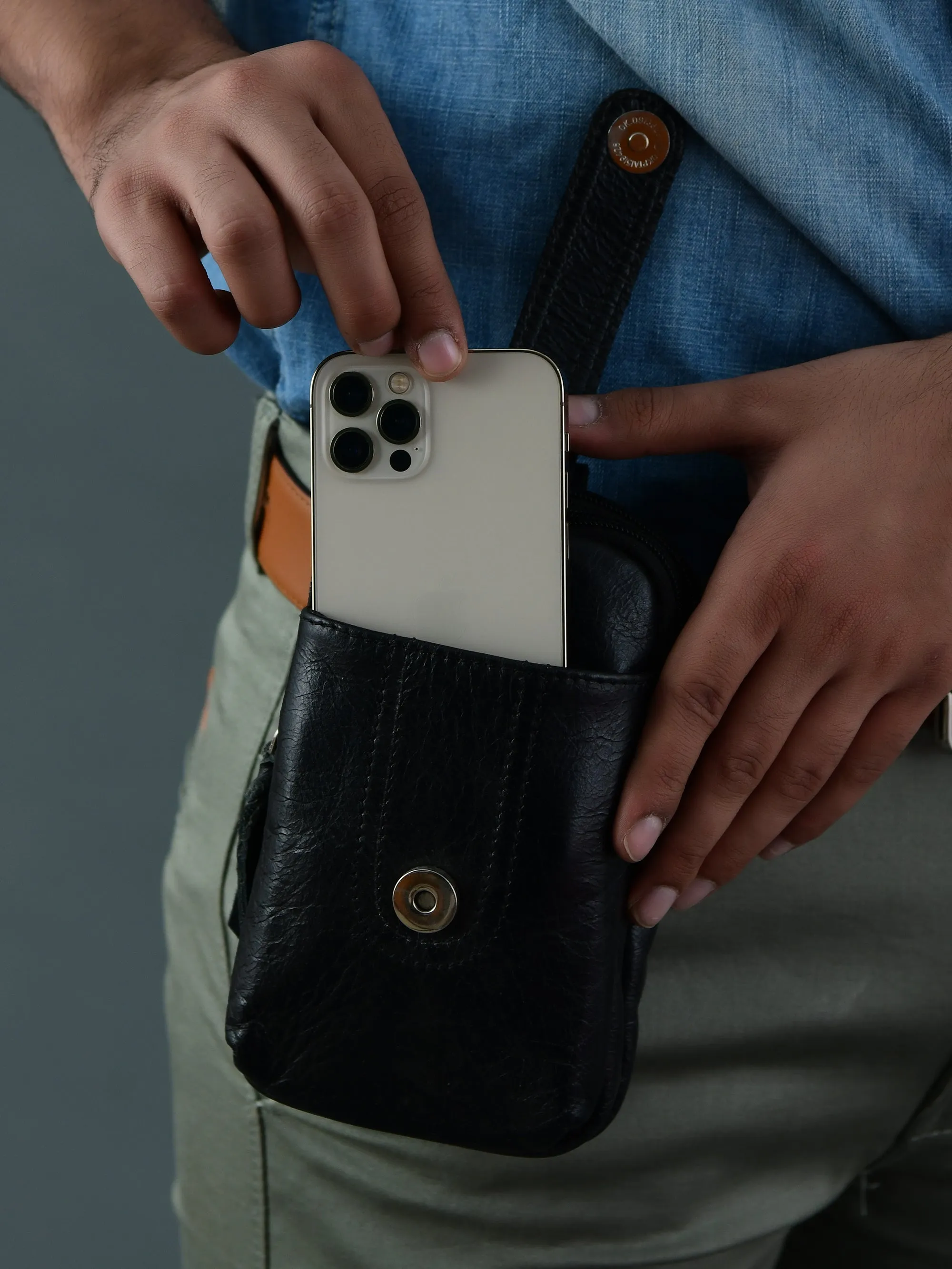 Jet-Set Organizer: Leather Phone Pouch sold by Classy Leather Bags product image thumbnail 3