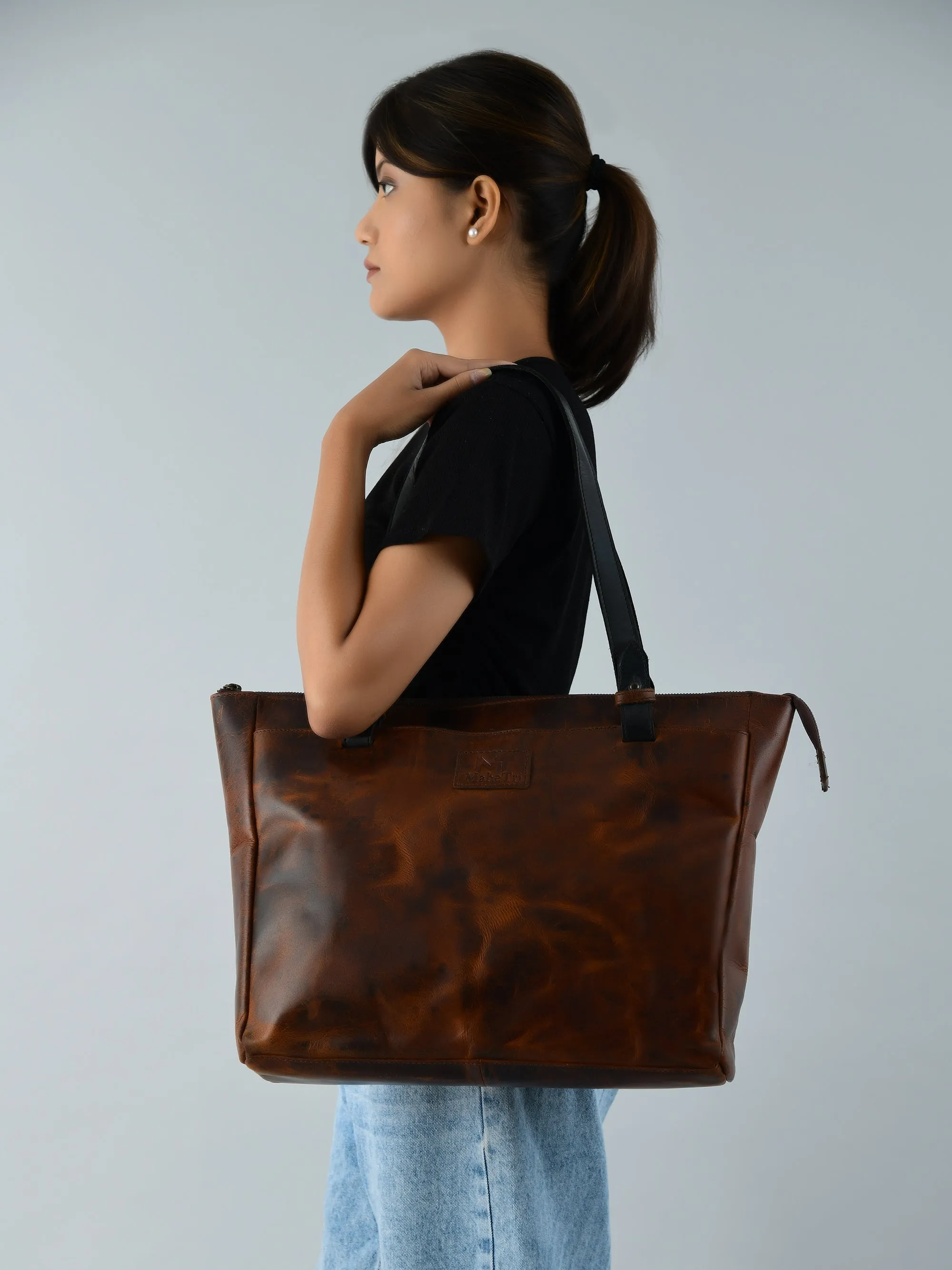 Portland Leather Tote with Zipper sold by Classy Leather Bags product image thumbnail 4