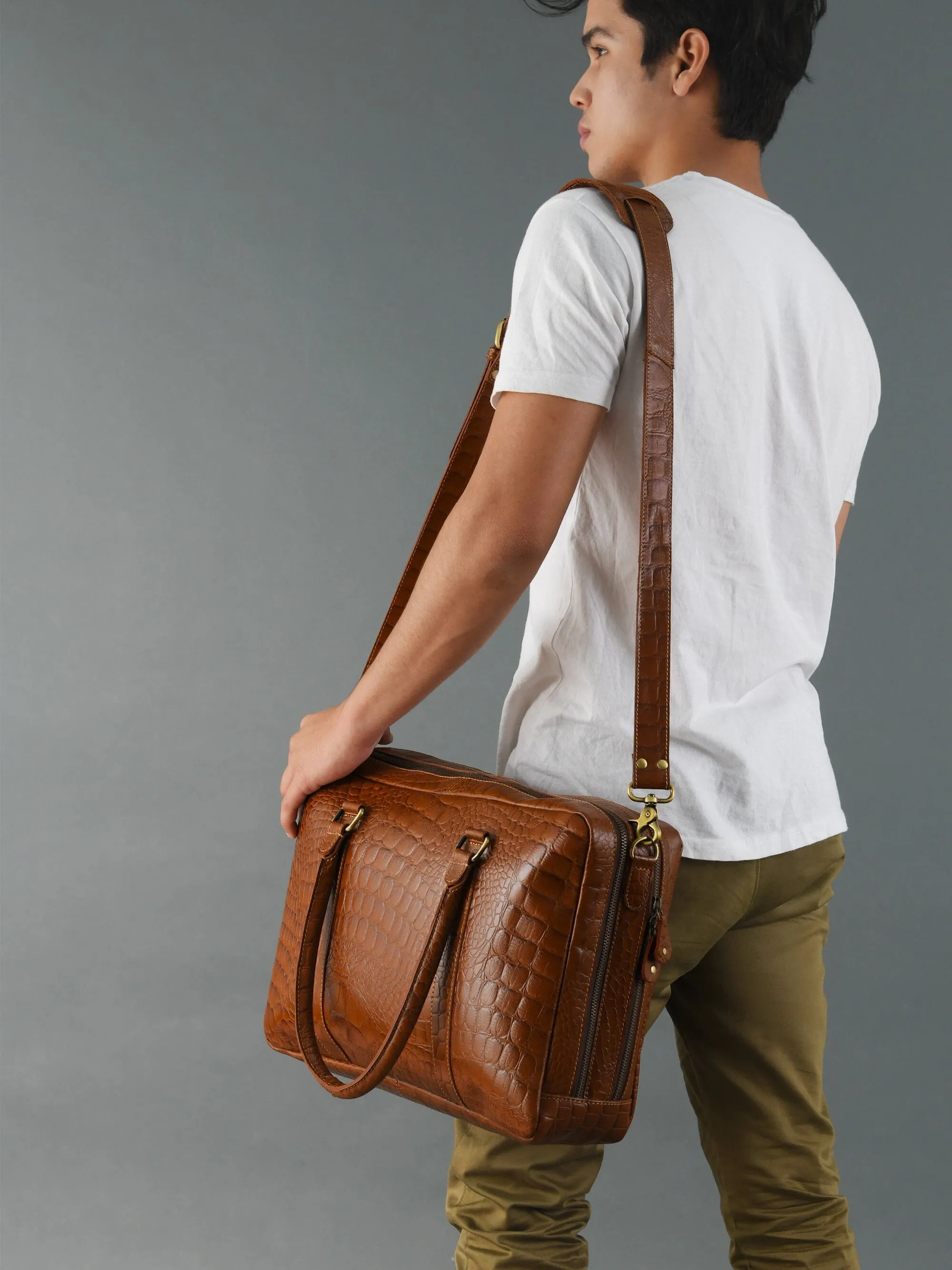 Easton Premium Buffalo Leather Laptop Office Briefcase sold by Classy Leather Bags product image thumbnail 5