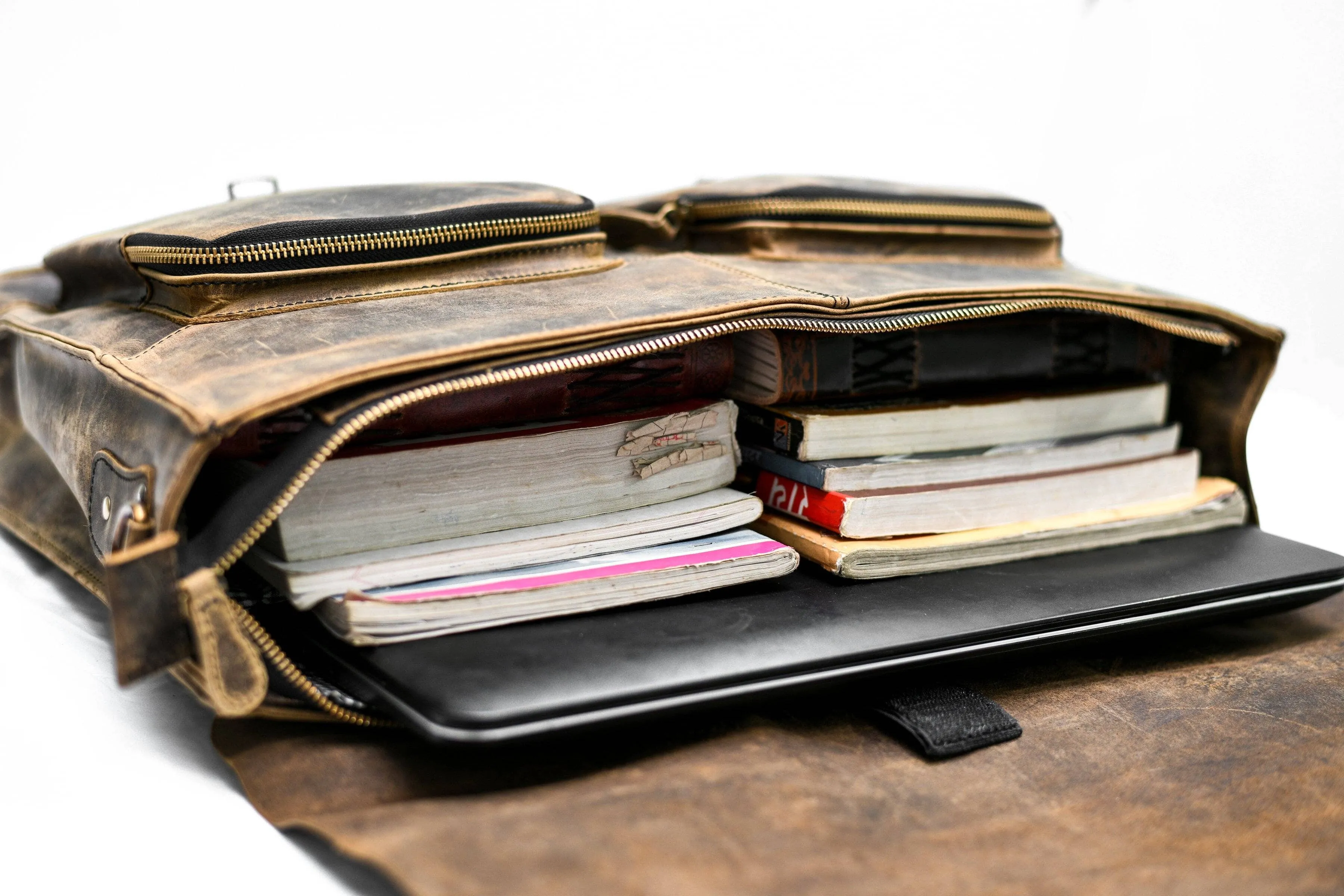 The Indiana Jones sold by Classy Leather Bags product image thumbnail 2