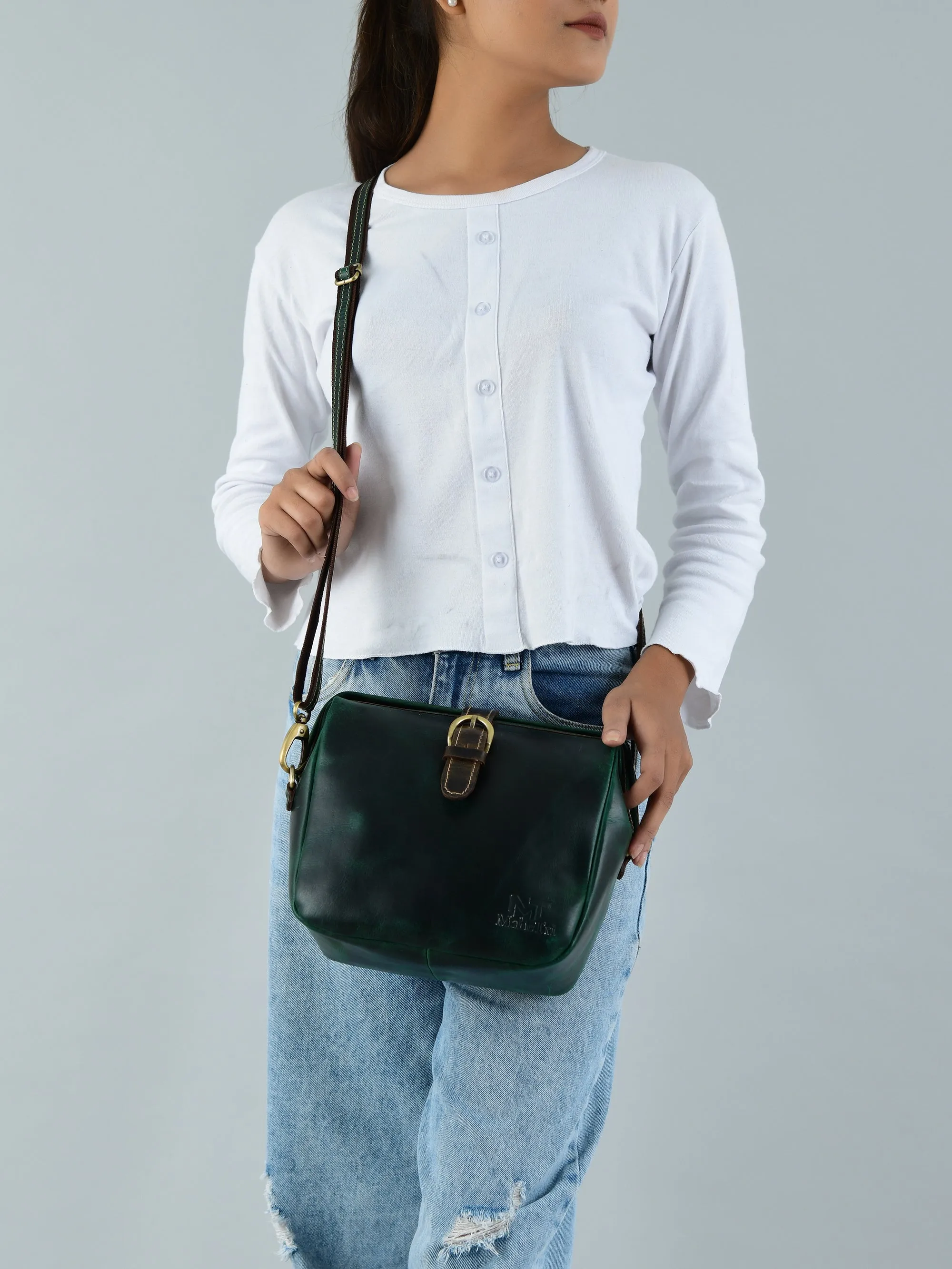 City Explorer Crossbody sold by Classy Leather Bags product image thumbnail 2