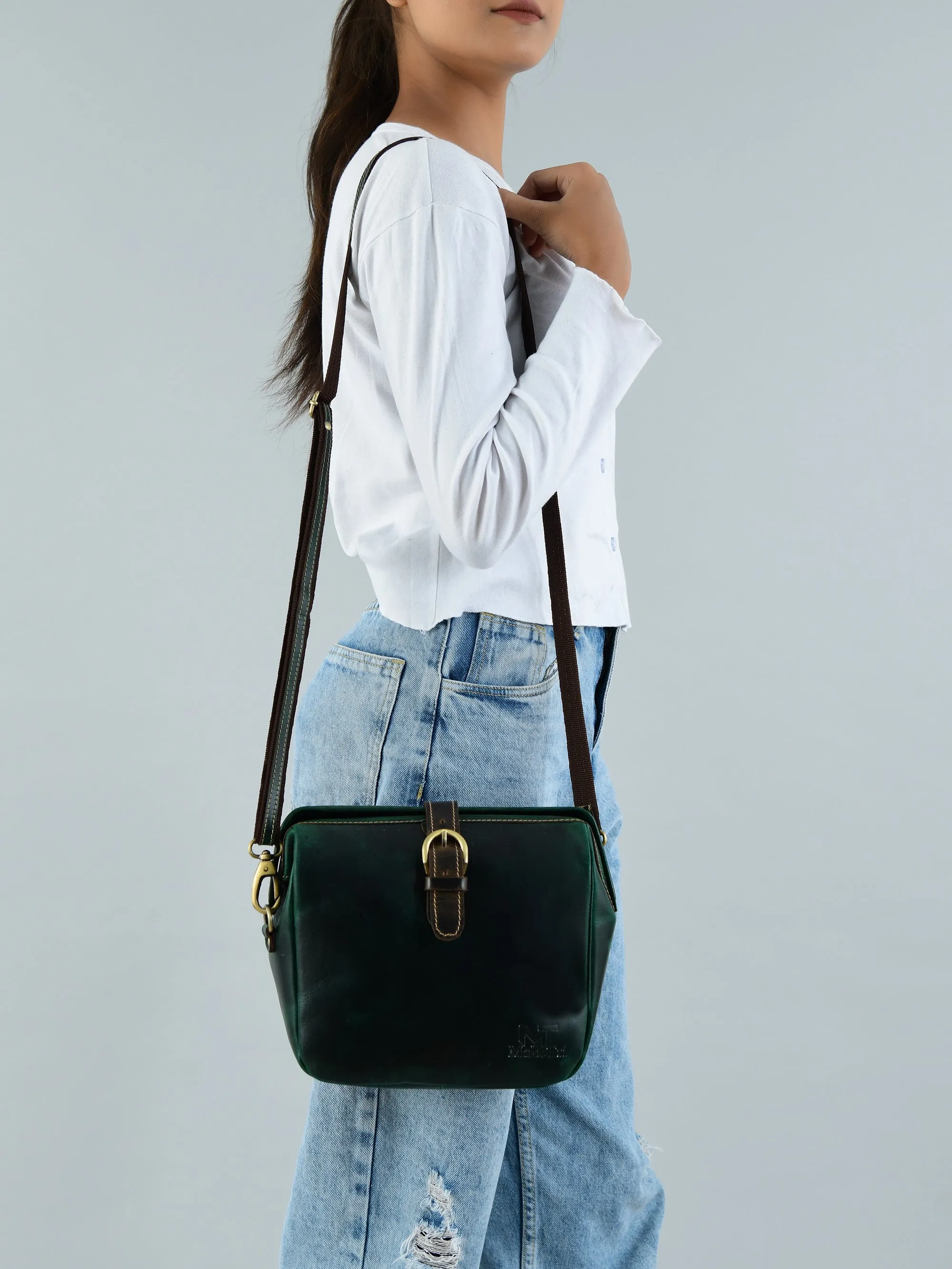 City Explorer Crossbody sold by Classy Leather Bags product image thumbnail 5