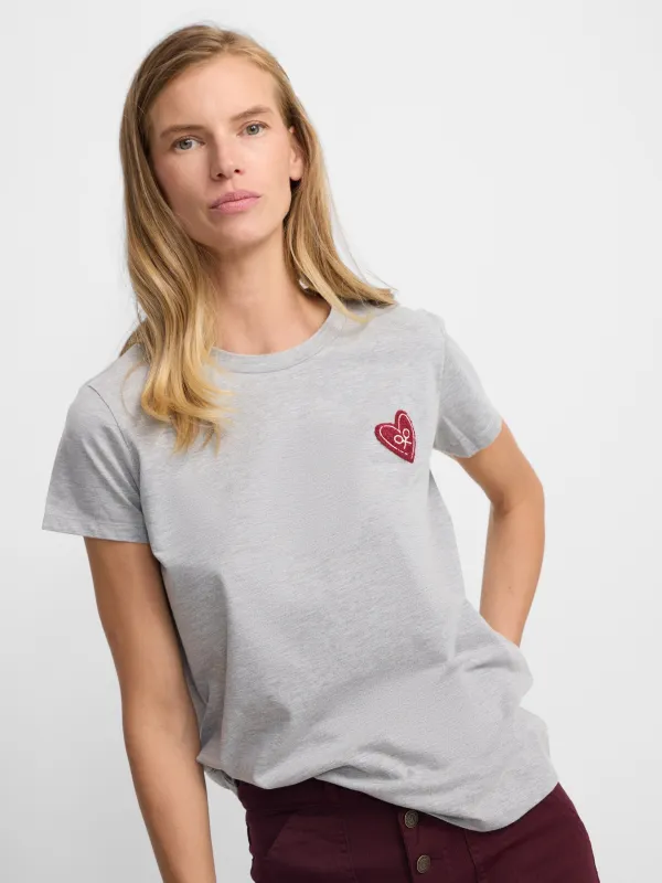 Women's love gray t-shirt sold by Silbon