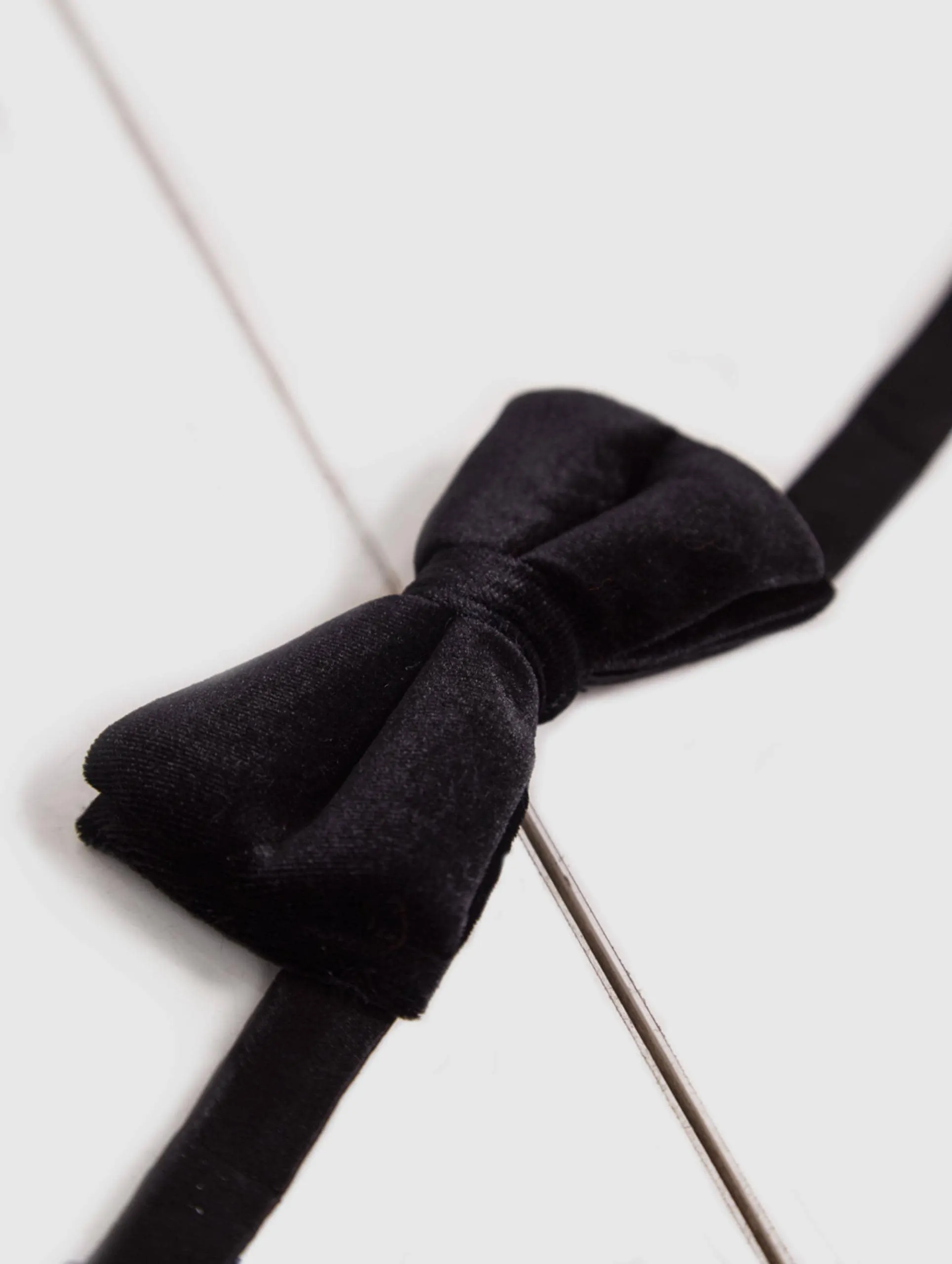 Black velvet bow tie sold by Silbon product image thumbnail 3