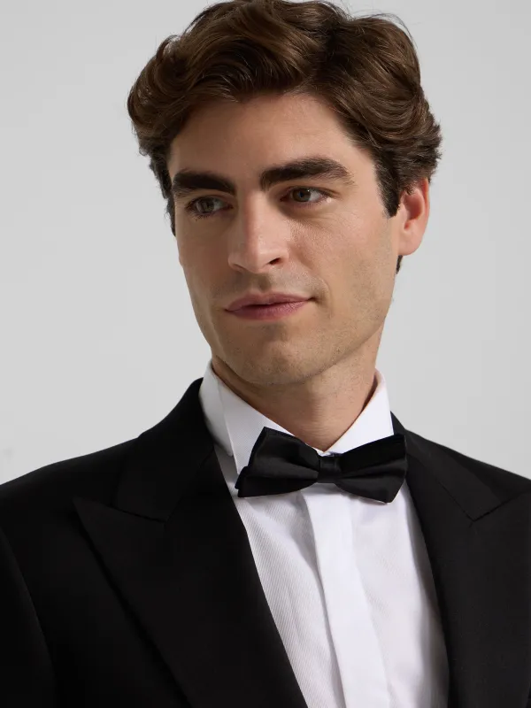 Classic black bow tie sold by Silbon