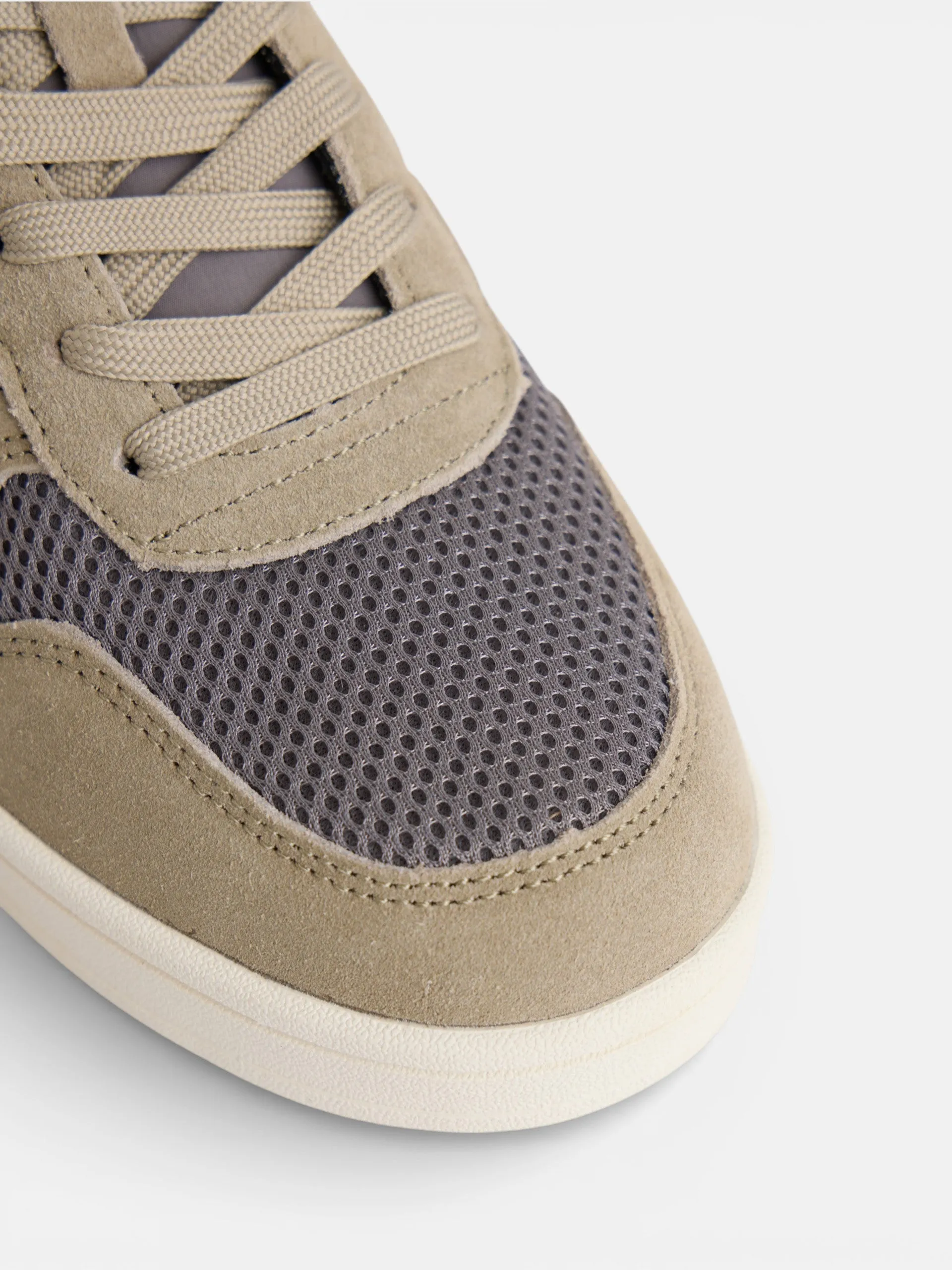 Two-tone green grey sneaker sold by Silbon product image thumbnail 3