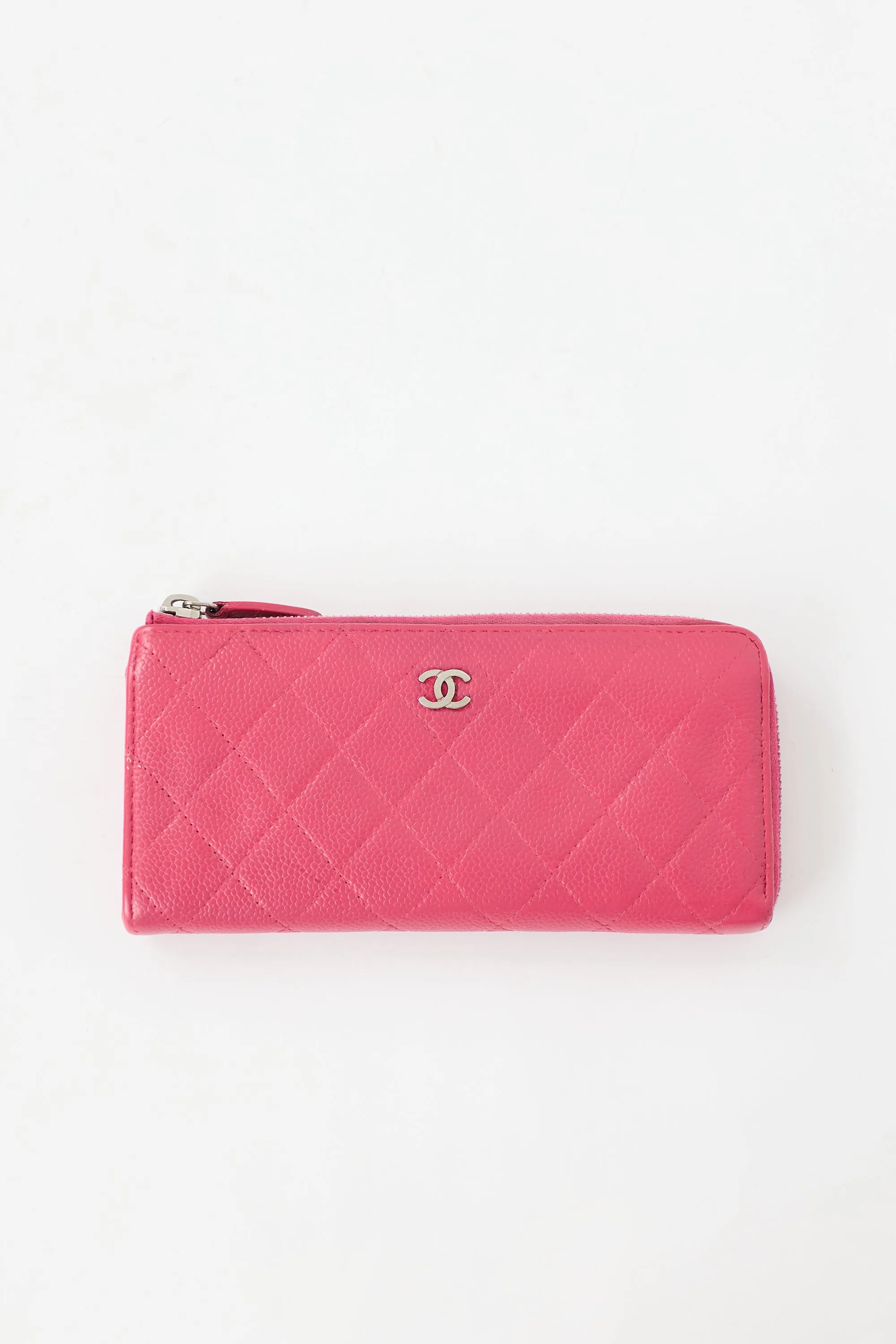 Quilted Caviar Long Zip Wallet sold by VSP Consignment