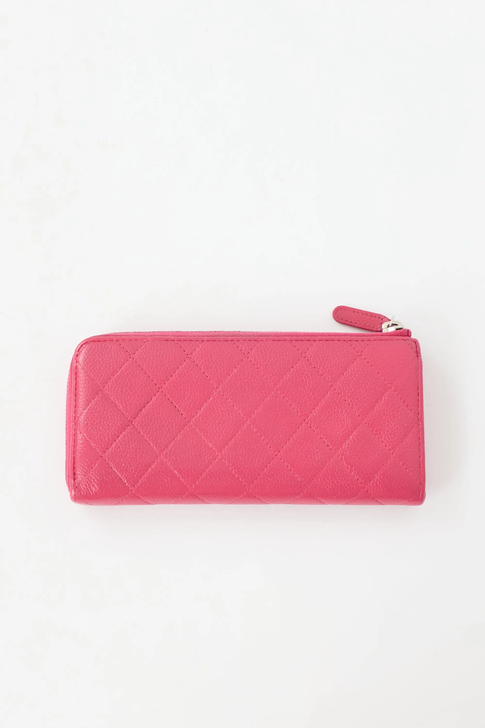 Quilted Caviar Long Zip Wallet sold by VSP Consignment product image thumbnail 2