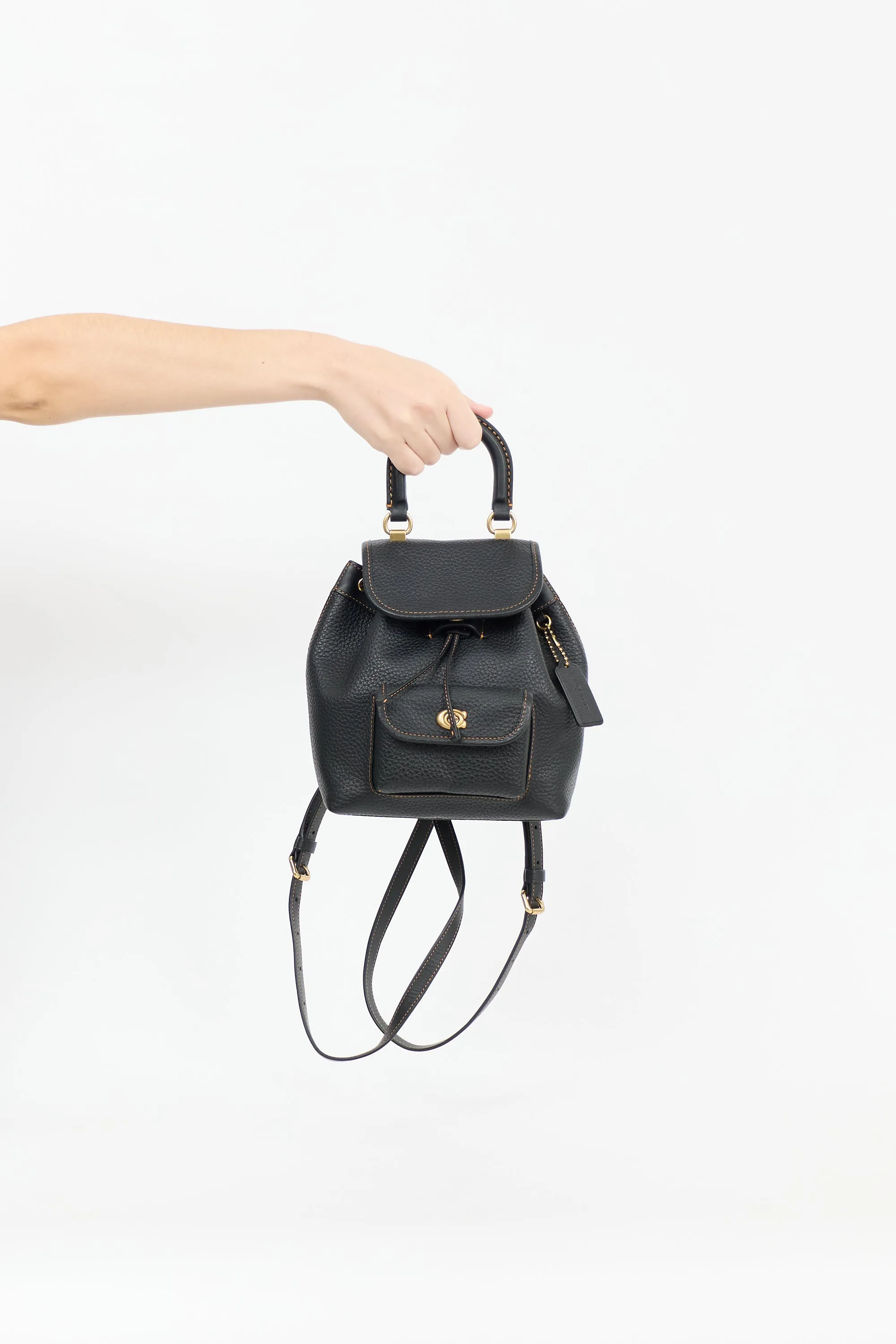 Leather Riya 21 Backpack sold by VSP Consignment