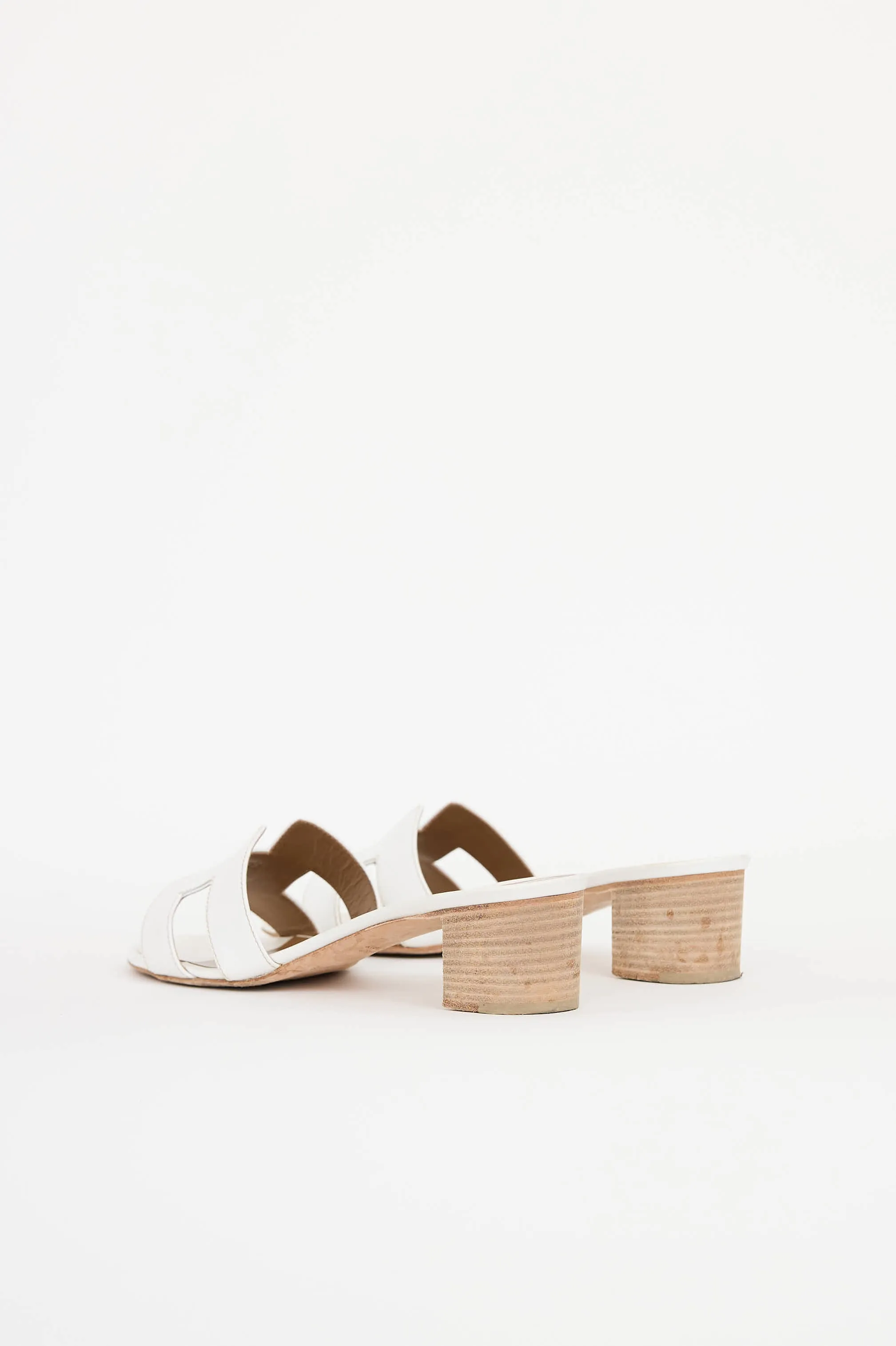 2021 Oasis Sandal sold by VSP Consignment product image thumbnail 4