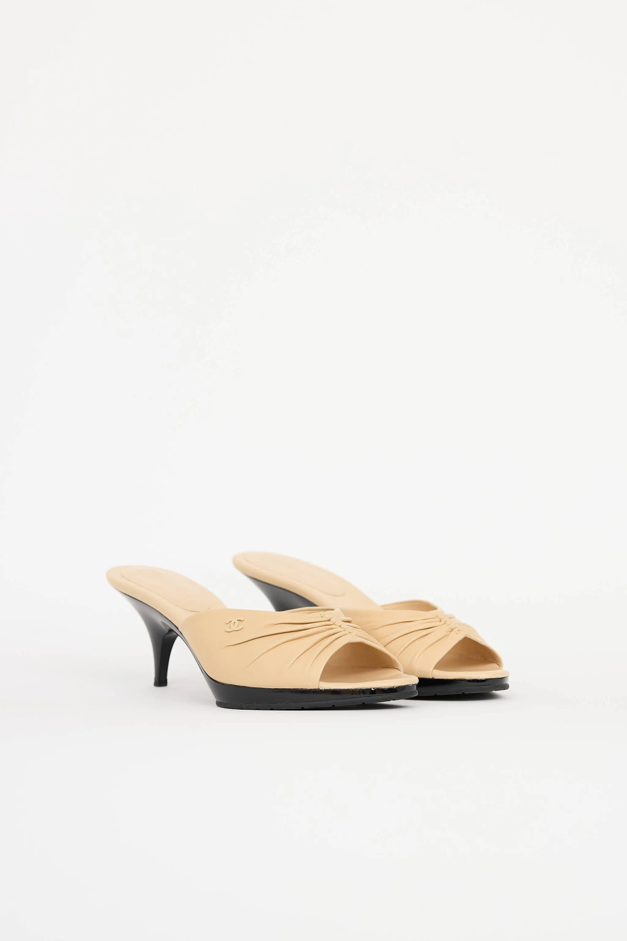 Cruise 2004 Ruched Sandal sold by VSP Consignment product image thumbnail 2