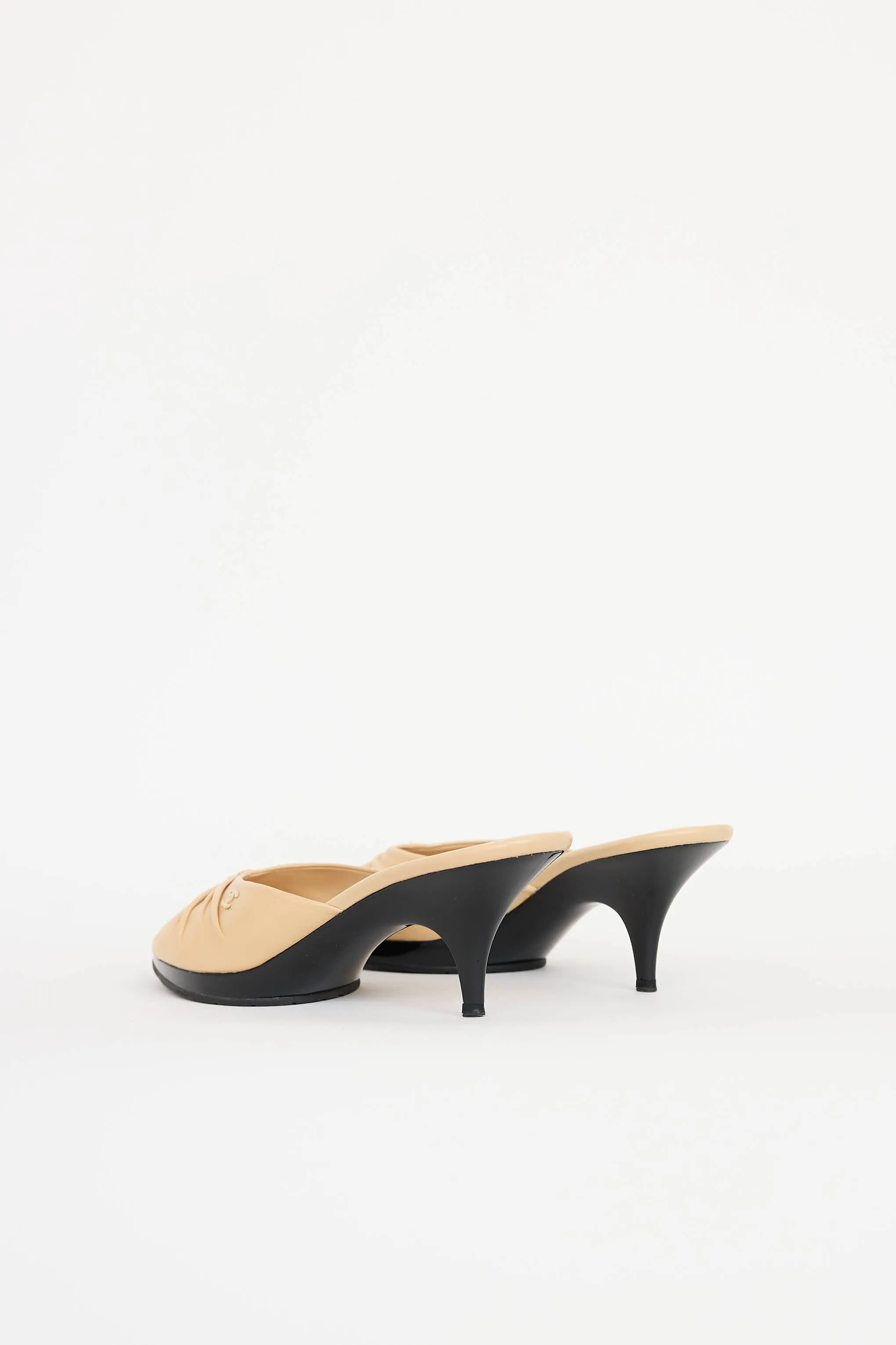 Cruise 2004 Ruched Sandal sold by VSP Consignment product image thumbnail 3