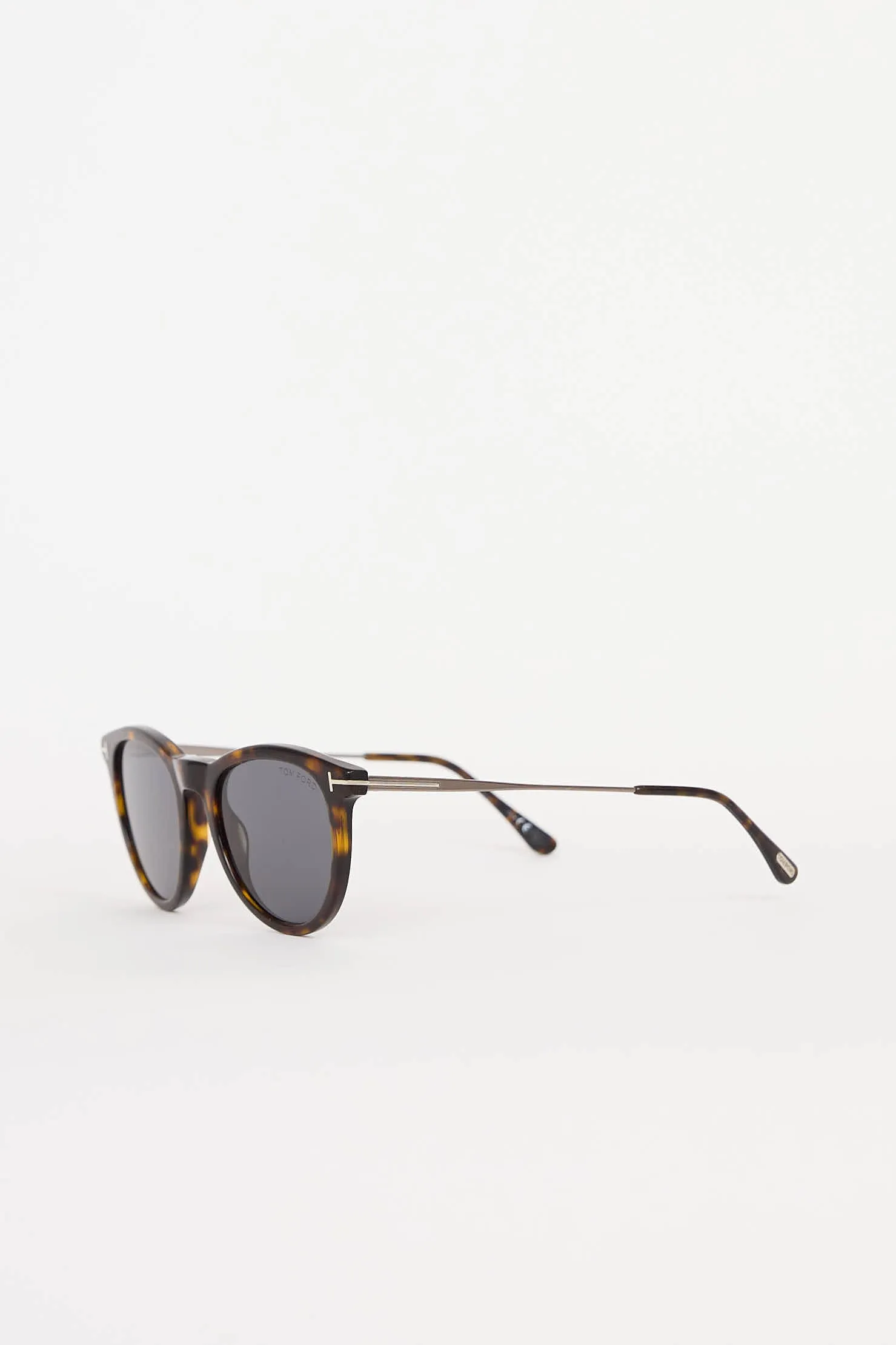 Kellan-02TF626 Round Sunglasses sold by VSP Consignment product image thumbnail 2