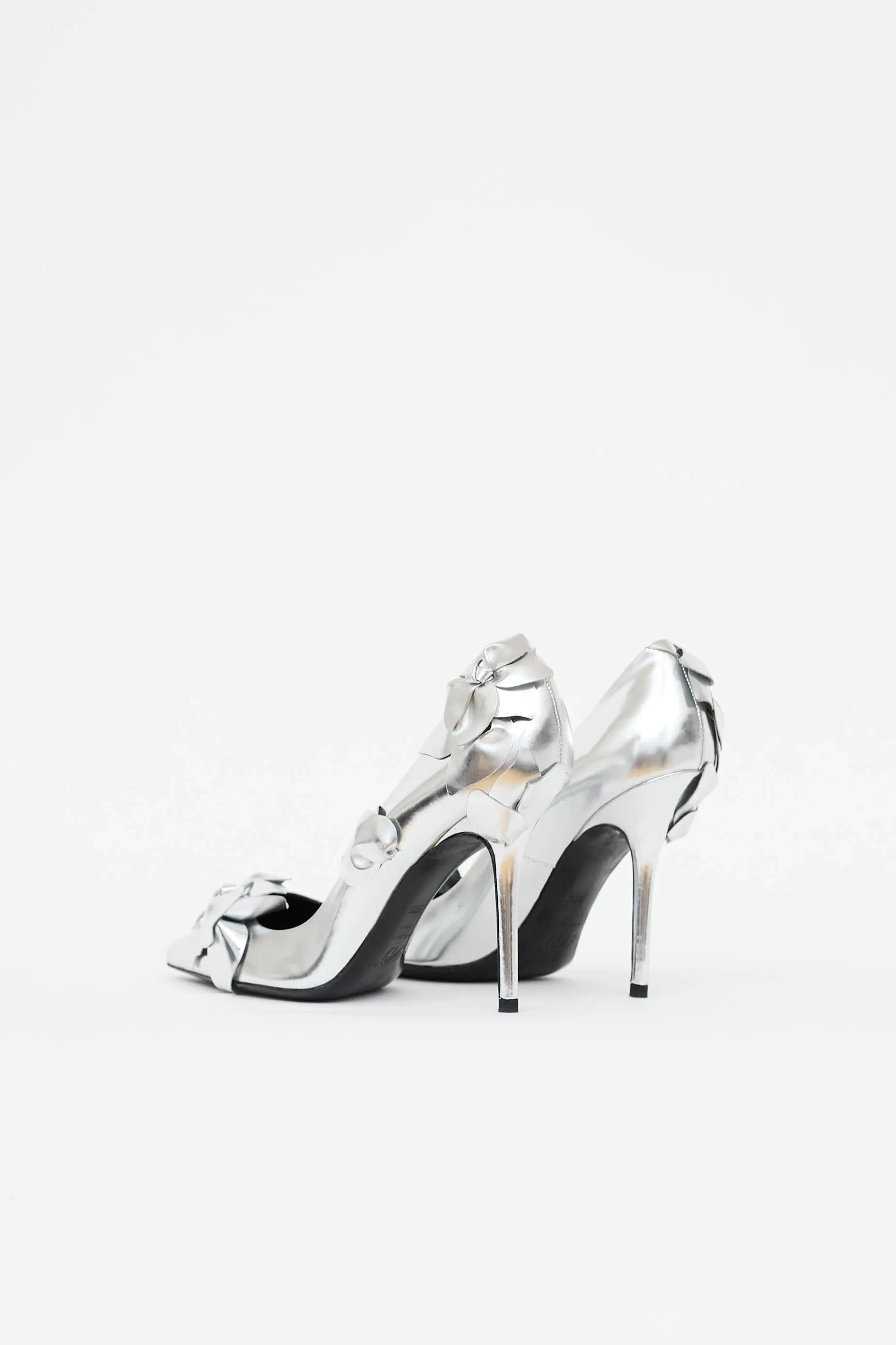 Flower Embellished Pump sold by VSP Consignment product image thumbnail 4