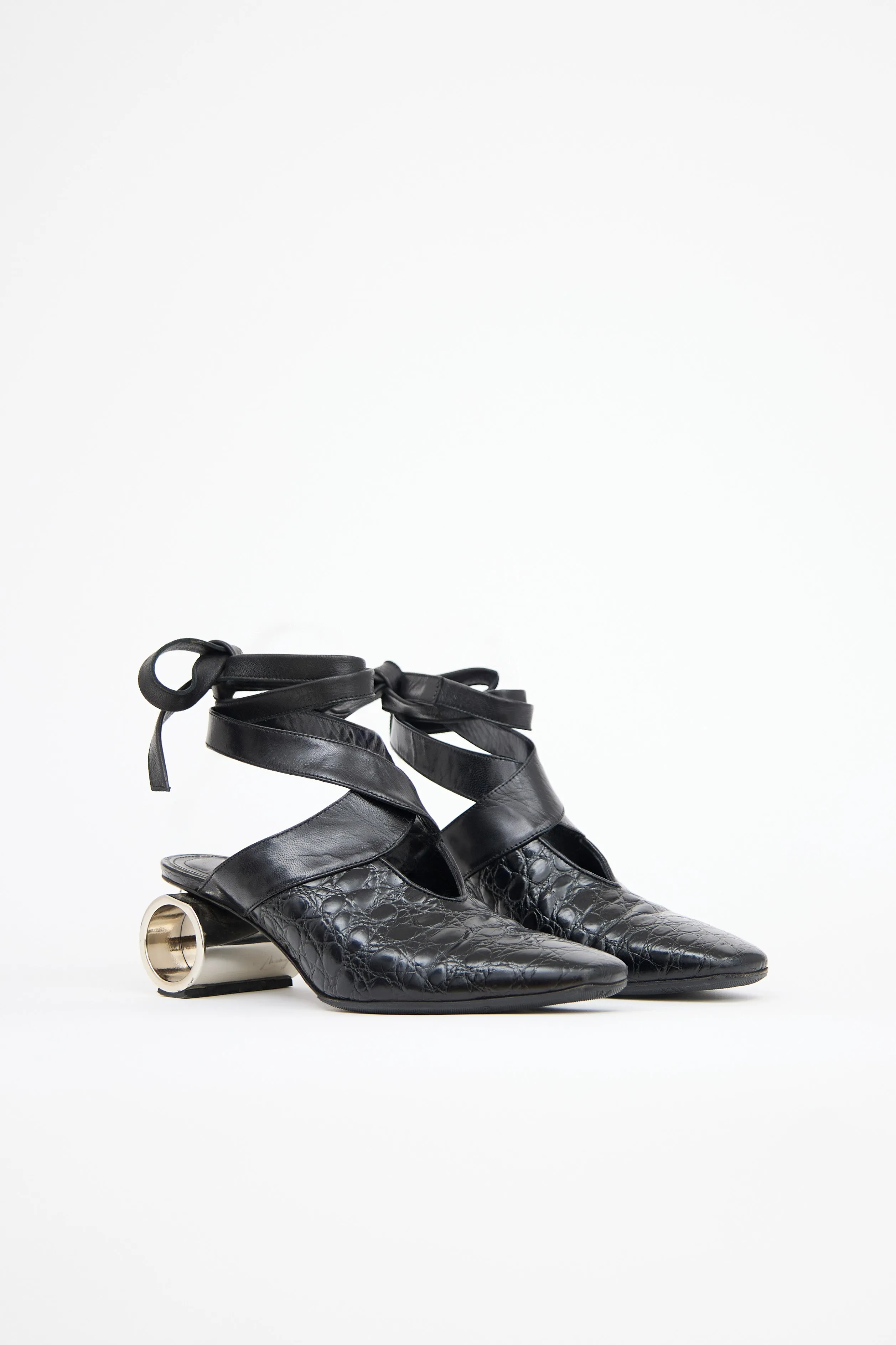 FW 2016 Leather Cylinder Mule sold by VSP Consignment product image thumbnail 2