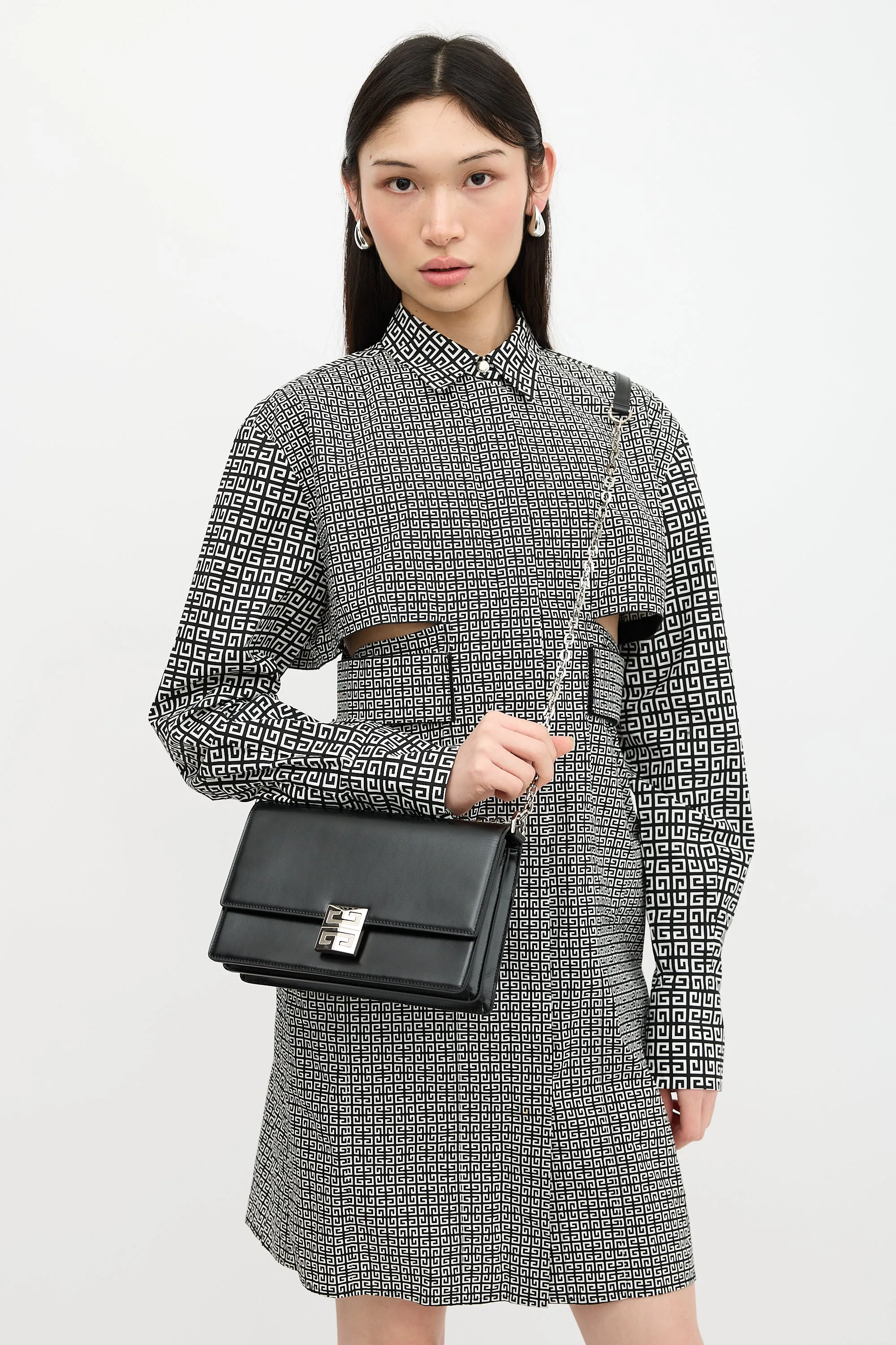 Leather Small 4G Shoulder Bag sold by VSP Consignment product image thumbnail 2