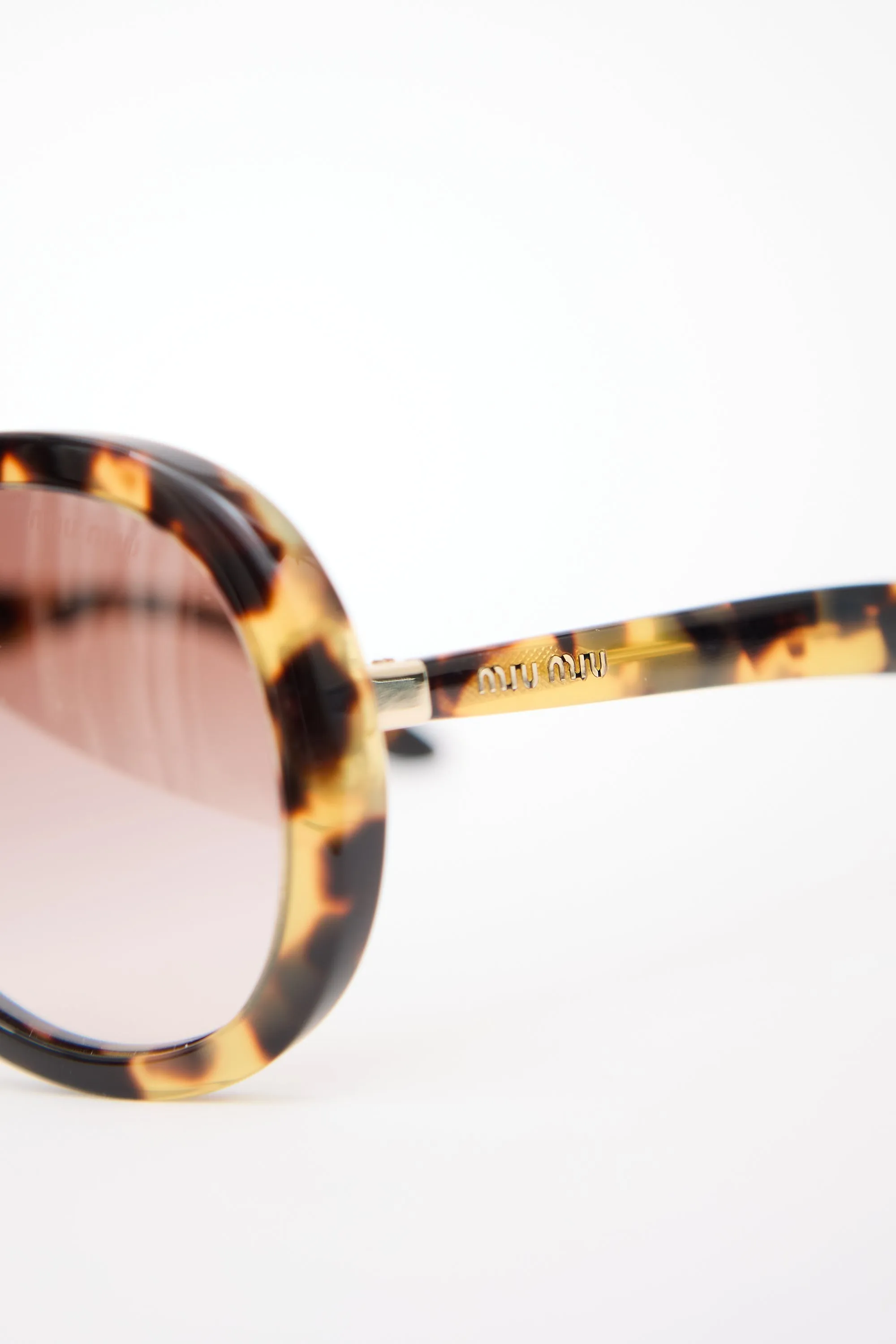 SMU05V Aviator Sunglasses sold by VSP Consignment product image thumbnail 3