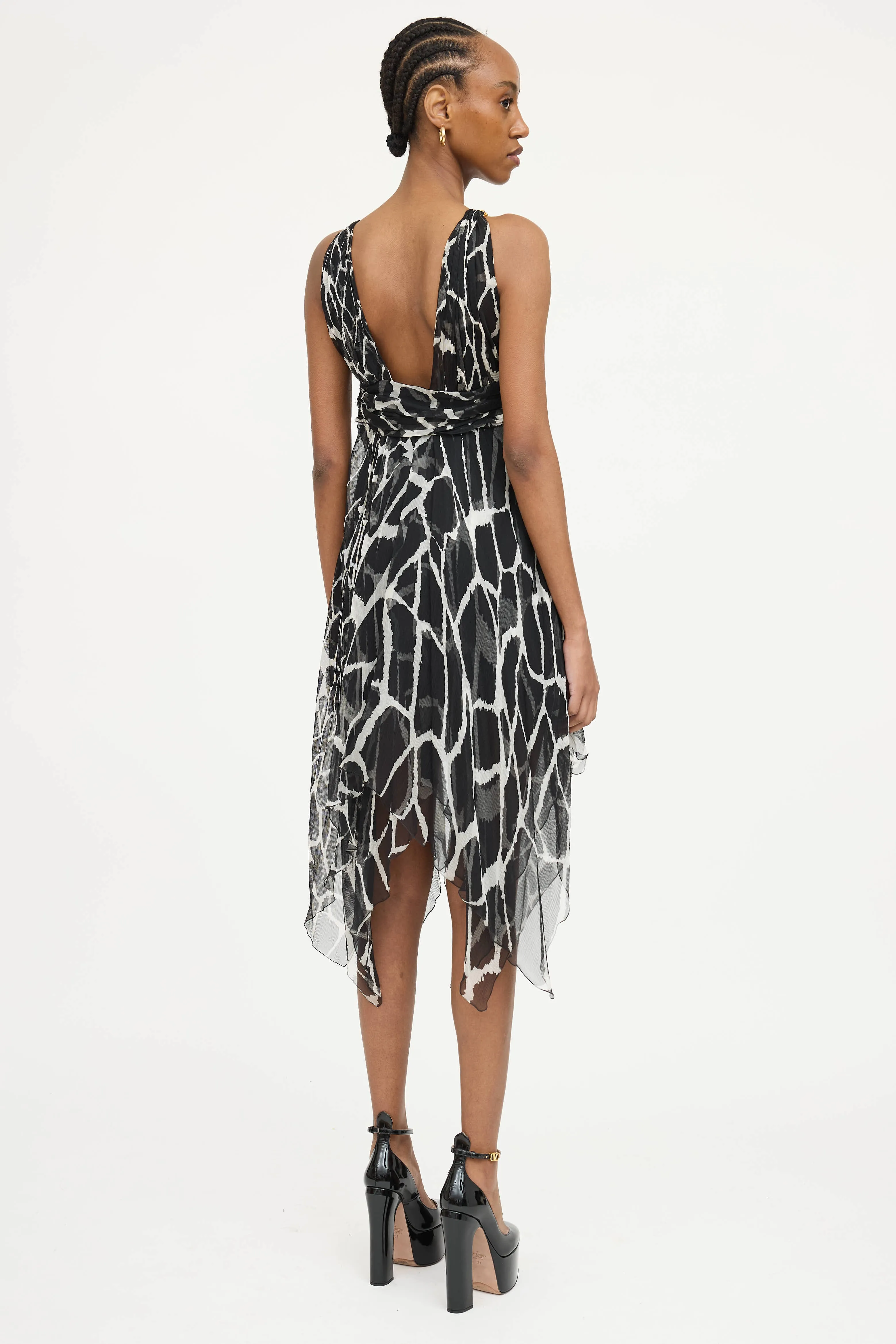 2006 Printed Asymmetrical Dress sold by VSP Consignment product image thumbnail 5