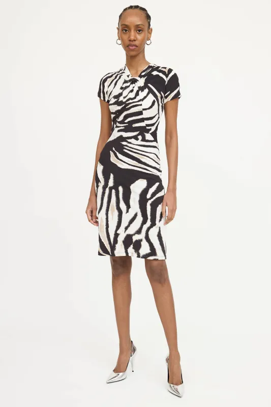 Printed Short Sleeve Dress sold by VSP Consignment