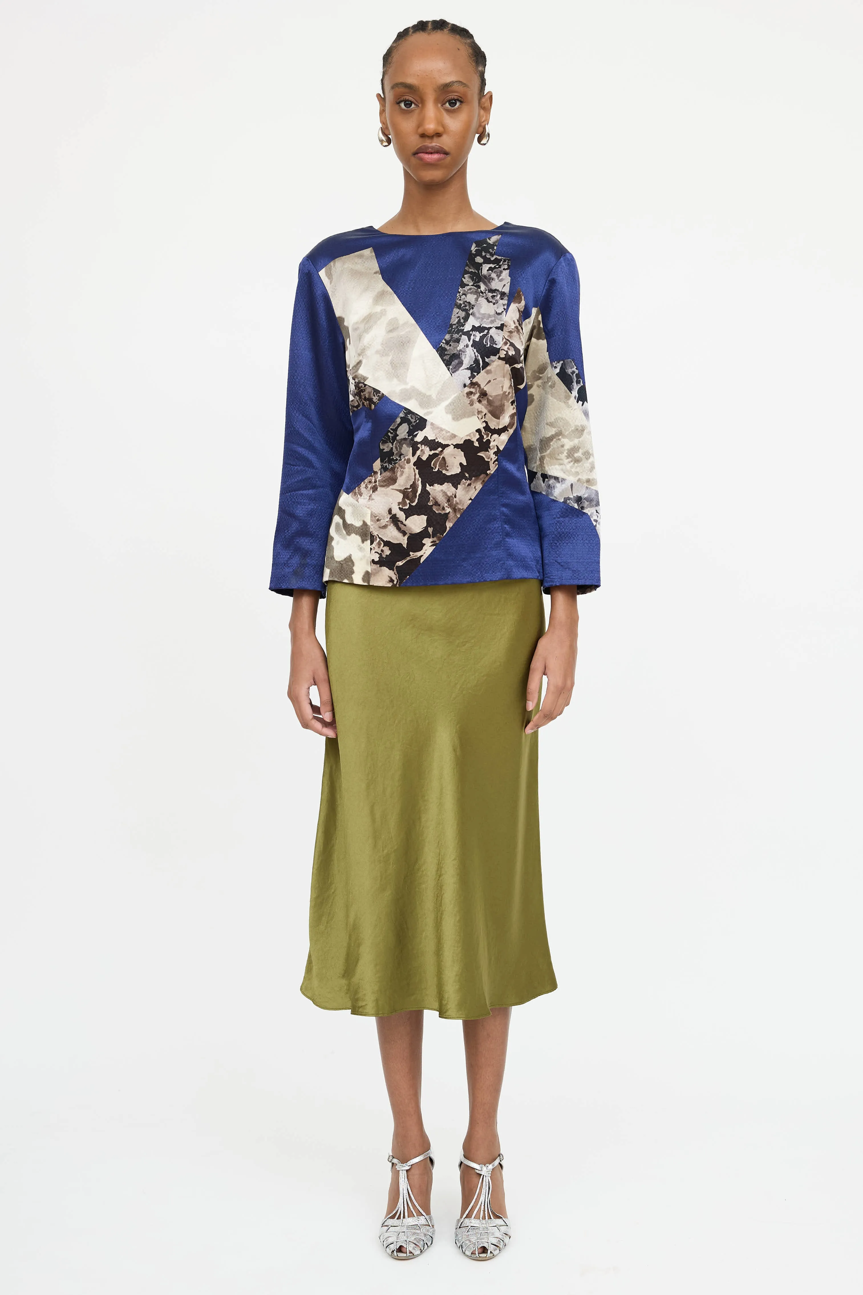 Darted Floral Top sold by VSP Consignment product image thumbnail 2