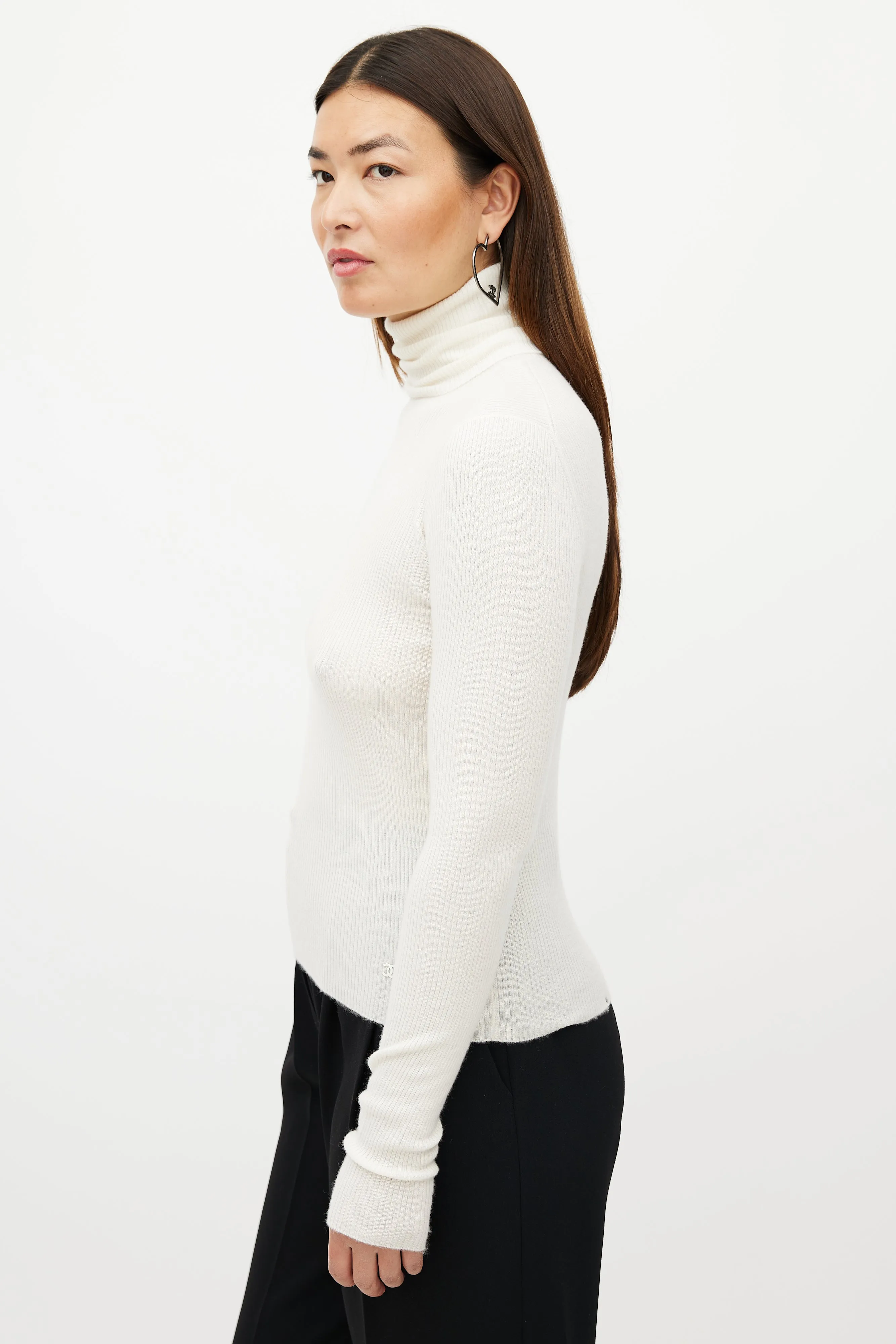 FW 2005 Cashmere Ribbed Turtleneck sold by VSP Consignment product image thumbnail 3