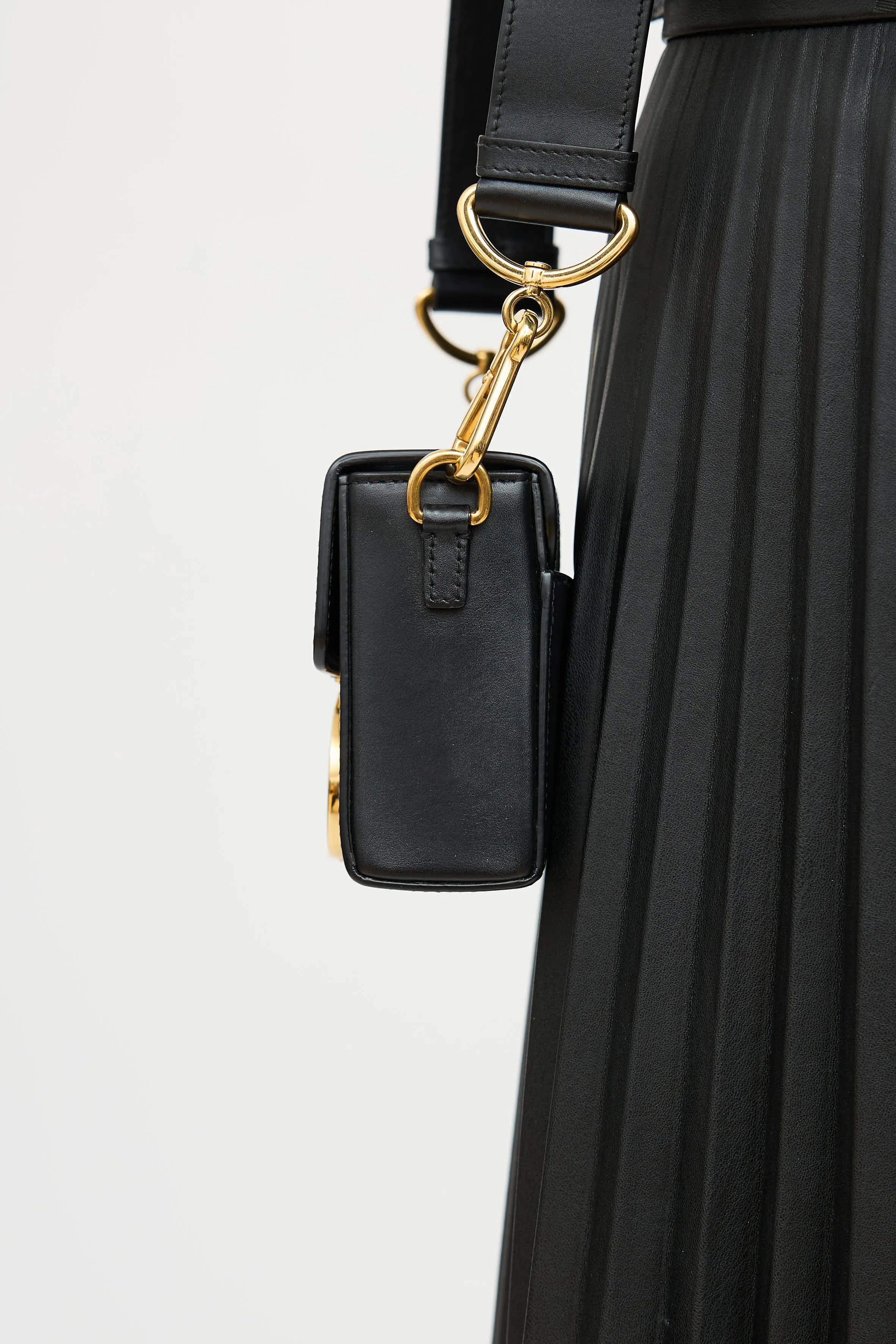 Leather 30 Montaigne Box Bag sold by VSP Consignment product image thumbnail 5