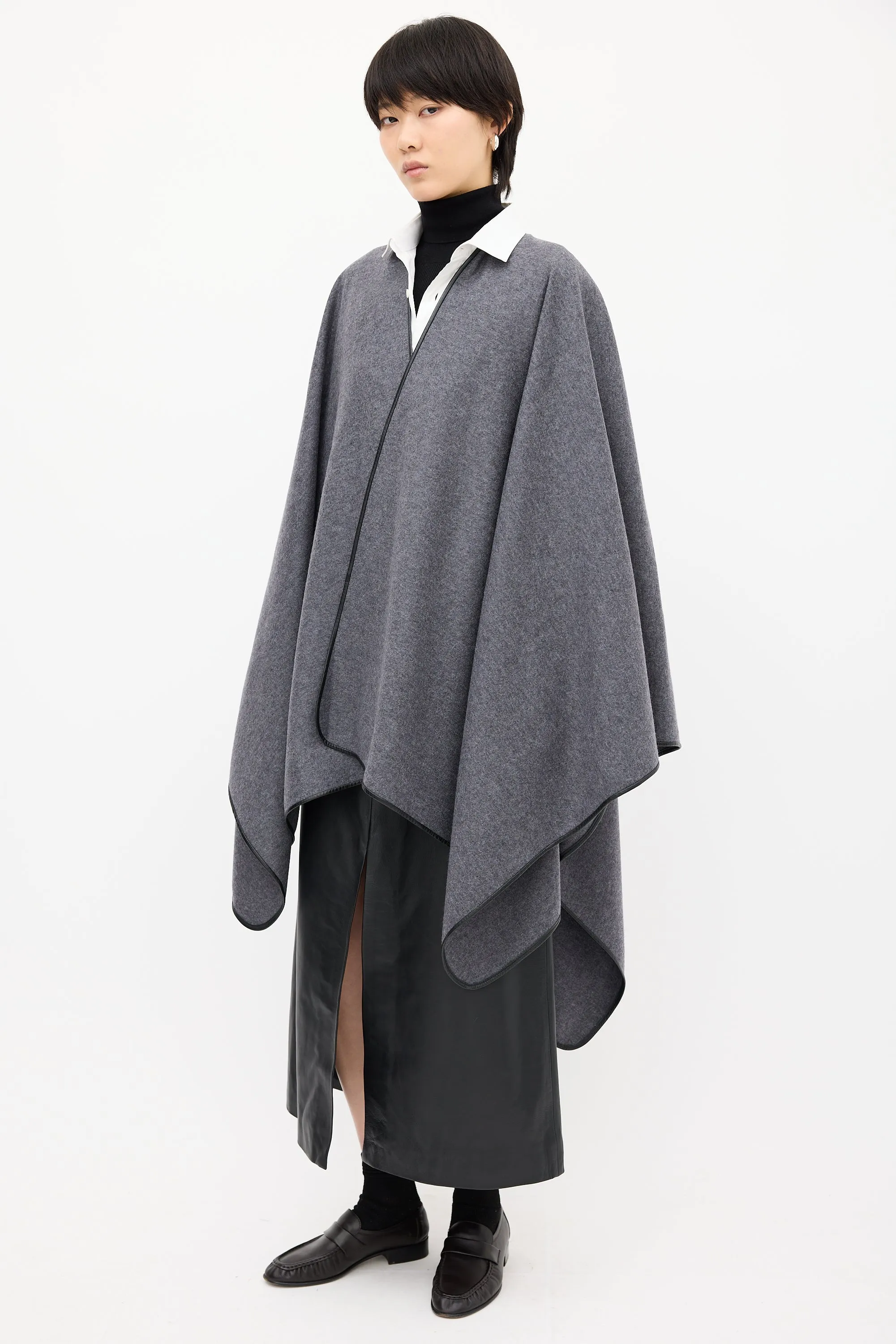 Wool Shane Cape sold by VSP Consignment product image thumbnail 3