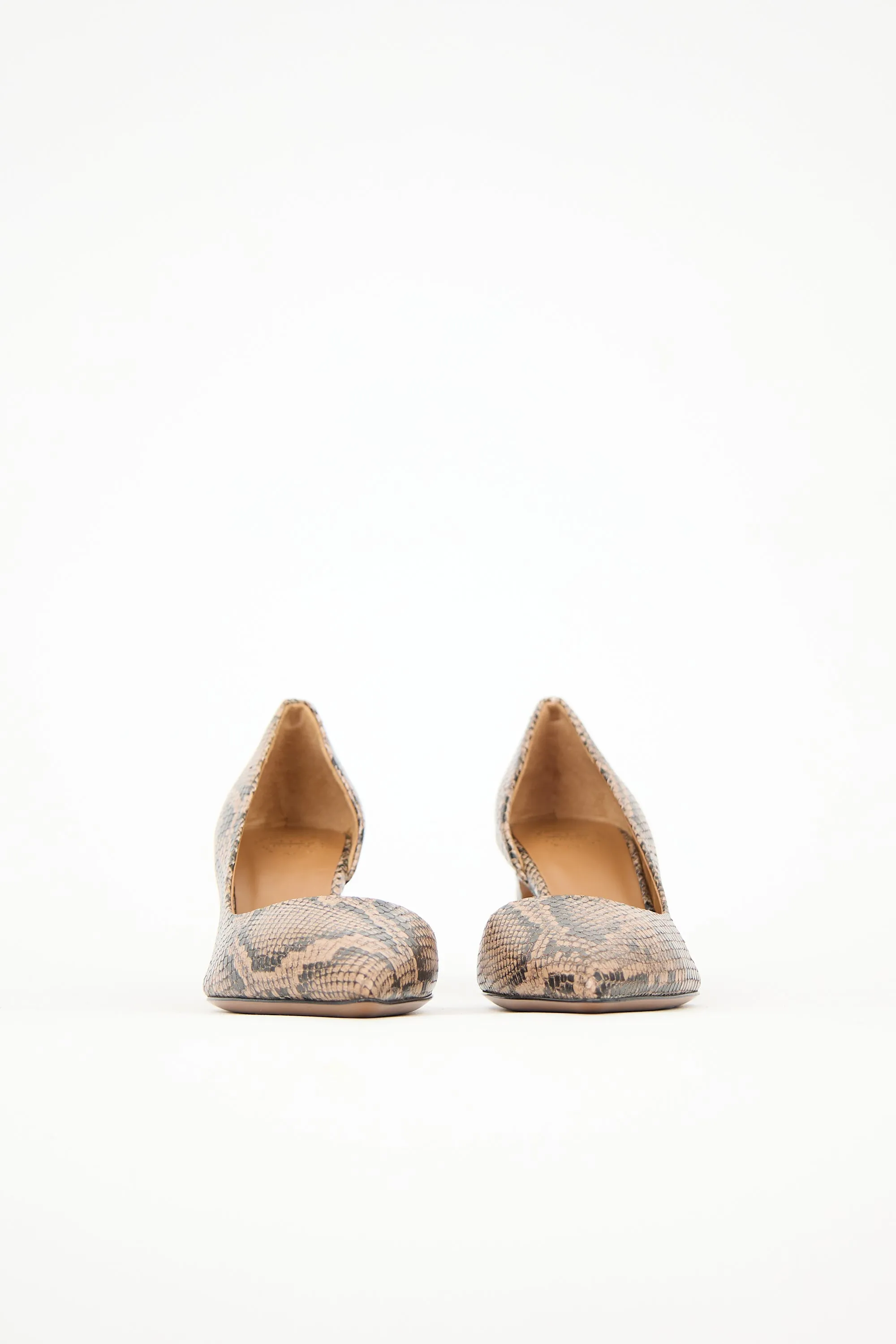 Embossed Leather Carmiano Pump sold by VSP Consignment product image thumbnail 3