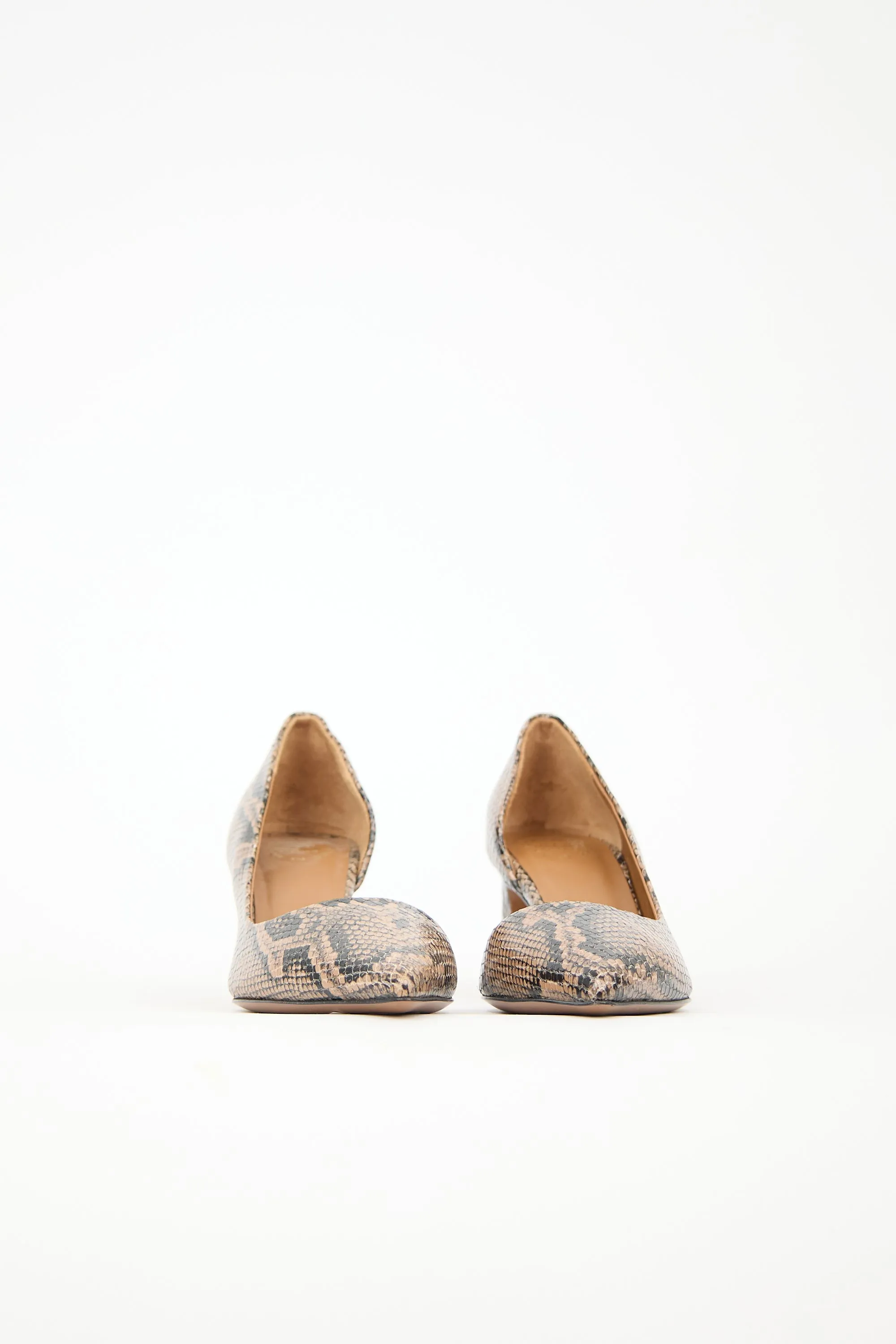 Embossed Leather Carmiano Pump sold by VSP Consignment product image thumbnail 3