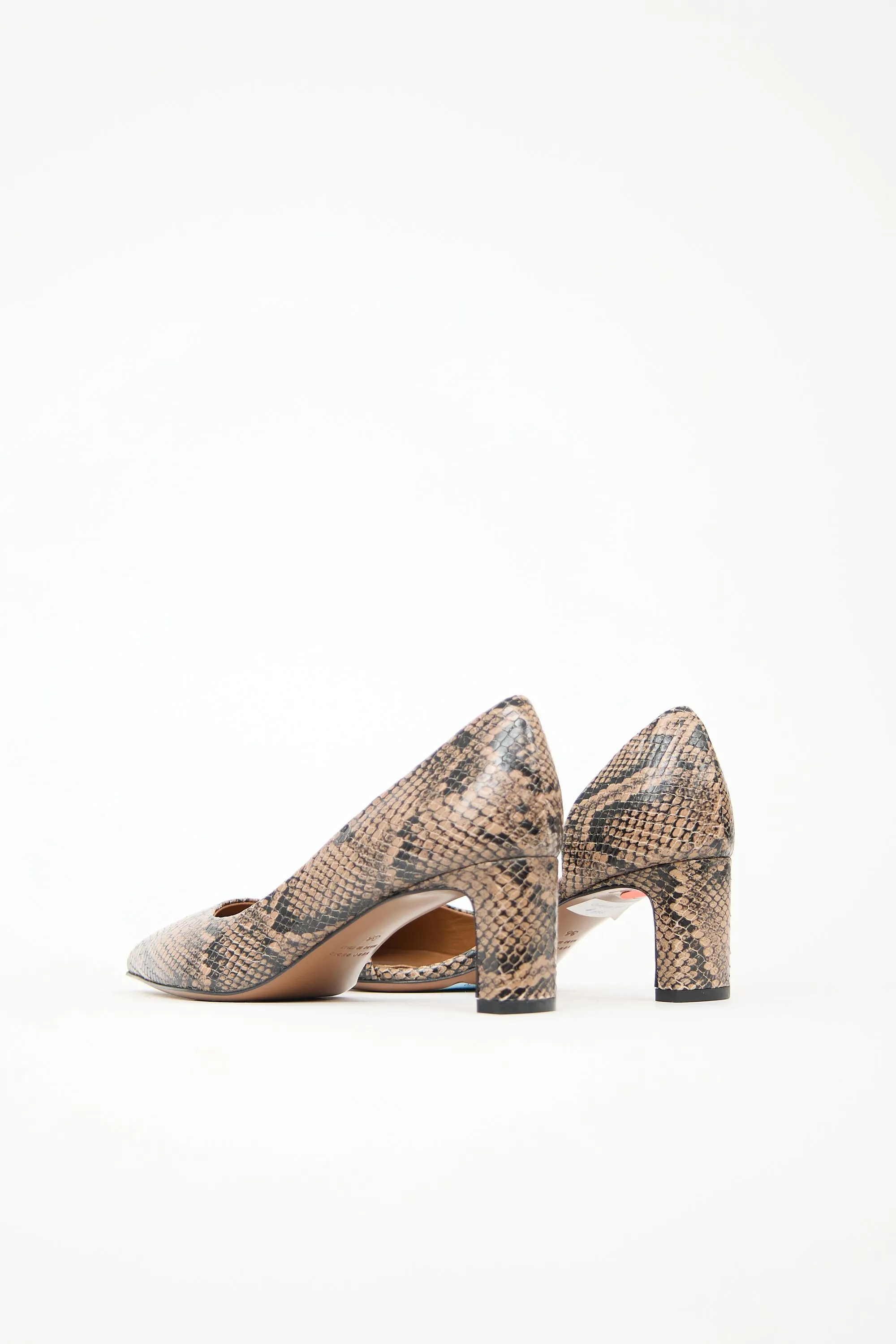 Embossed Leather Carmiano Pump sold by VSP Consignment product image thumbnail 4