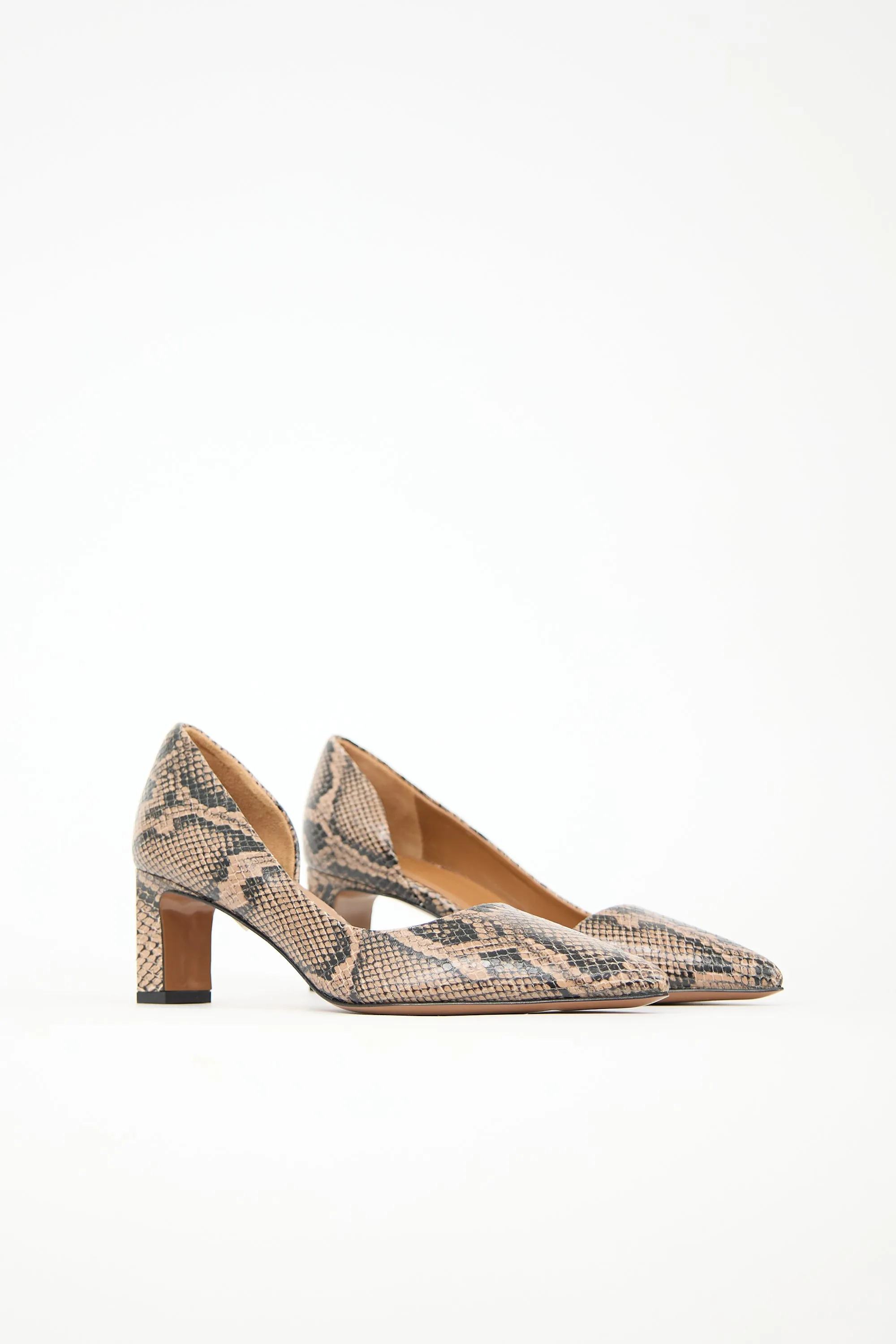 Embossed Leather Carmiano Pump sold by VSP Consignment product image thumbnail 2