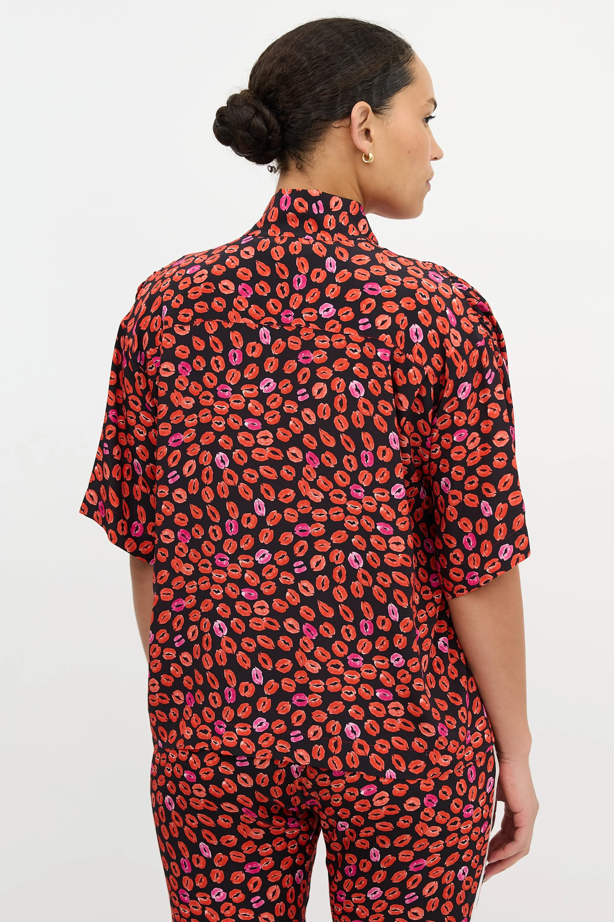 Silk Lip Print Blouse sold by VSP Consignment product image thumbnail 4