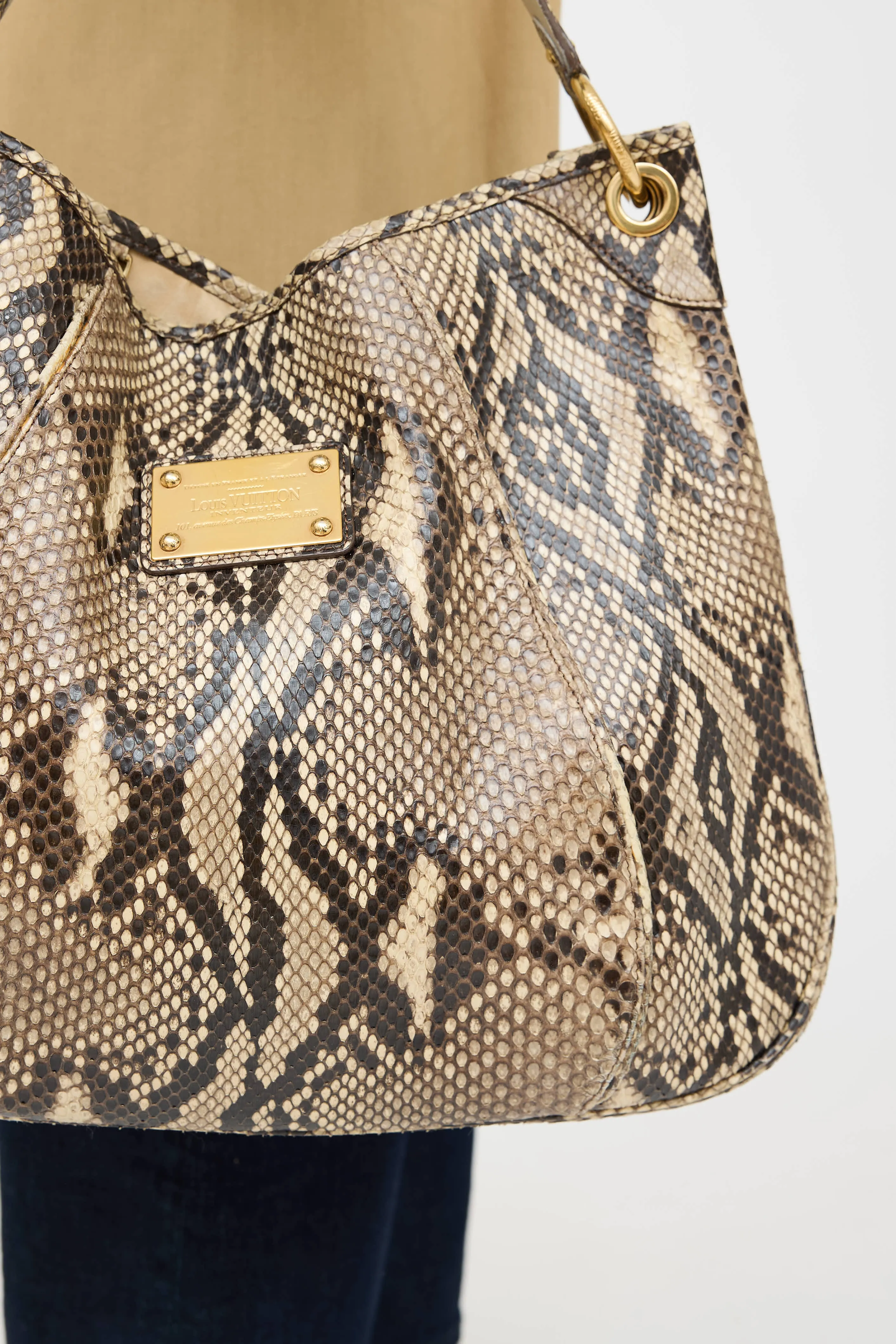 Galliera GM Bag sold by VSP Consignment product image thumbnail 4