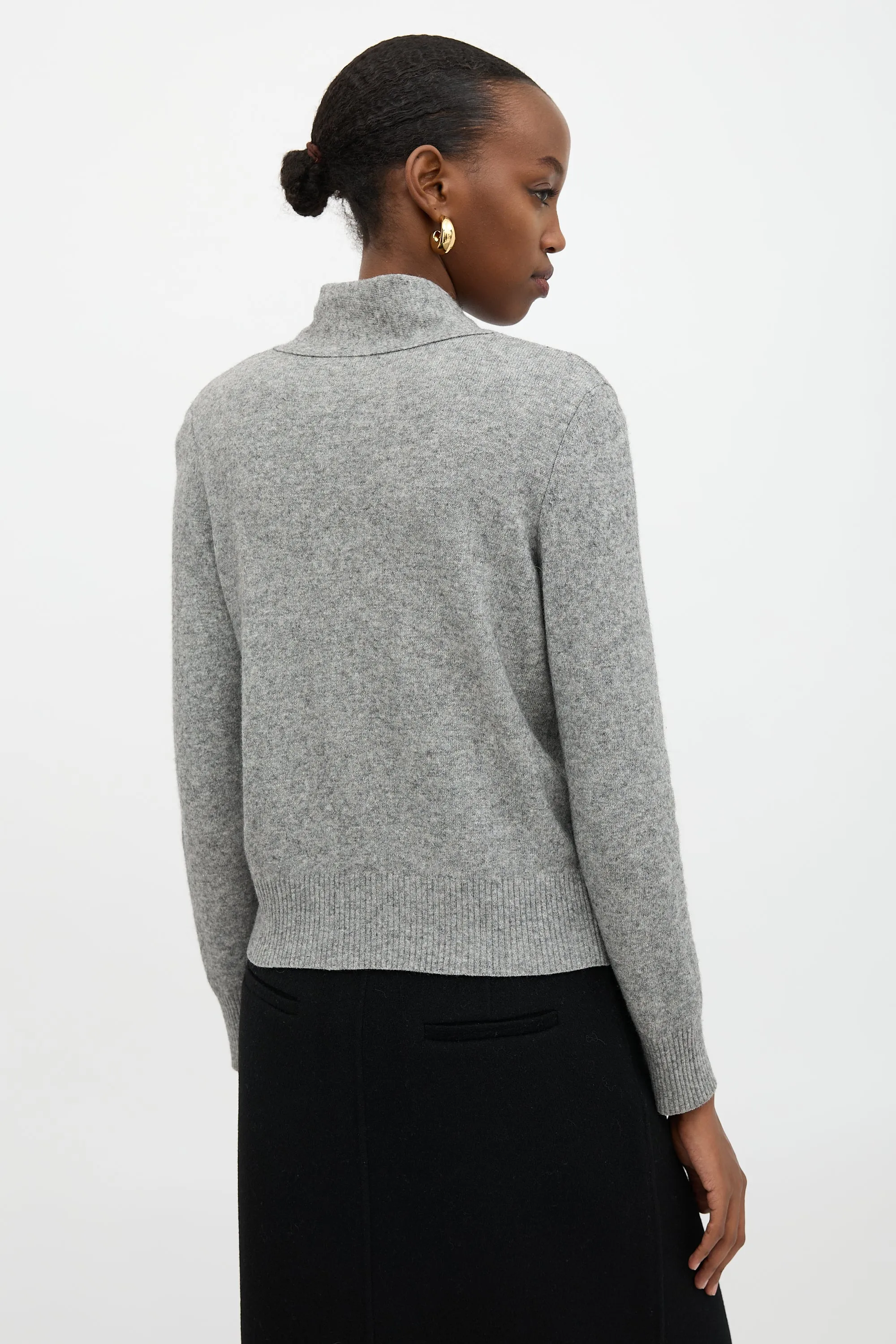 Scarf Sweater sold by VSP Consignment product image thumbnail 4