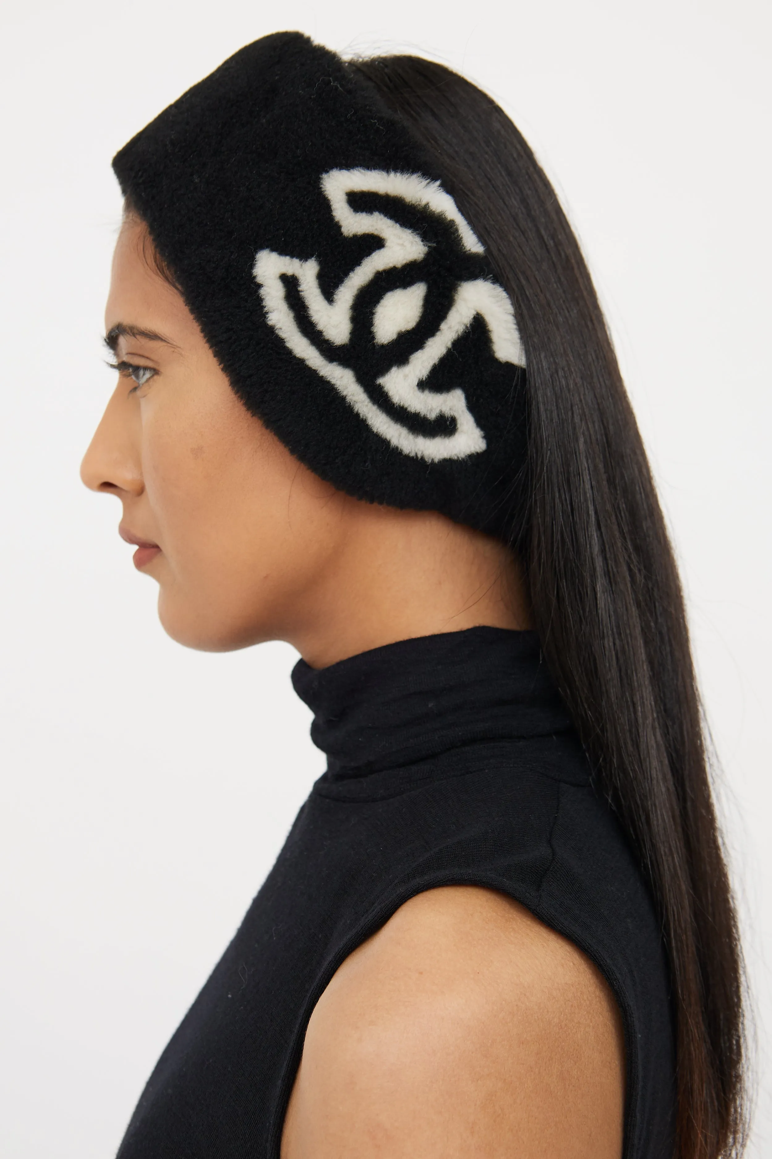 Fall 2022 Black Shearling Headband sold by VSP Consignment product image thumbnail 2